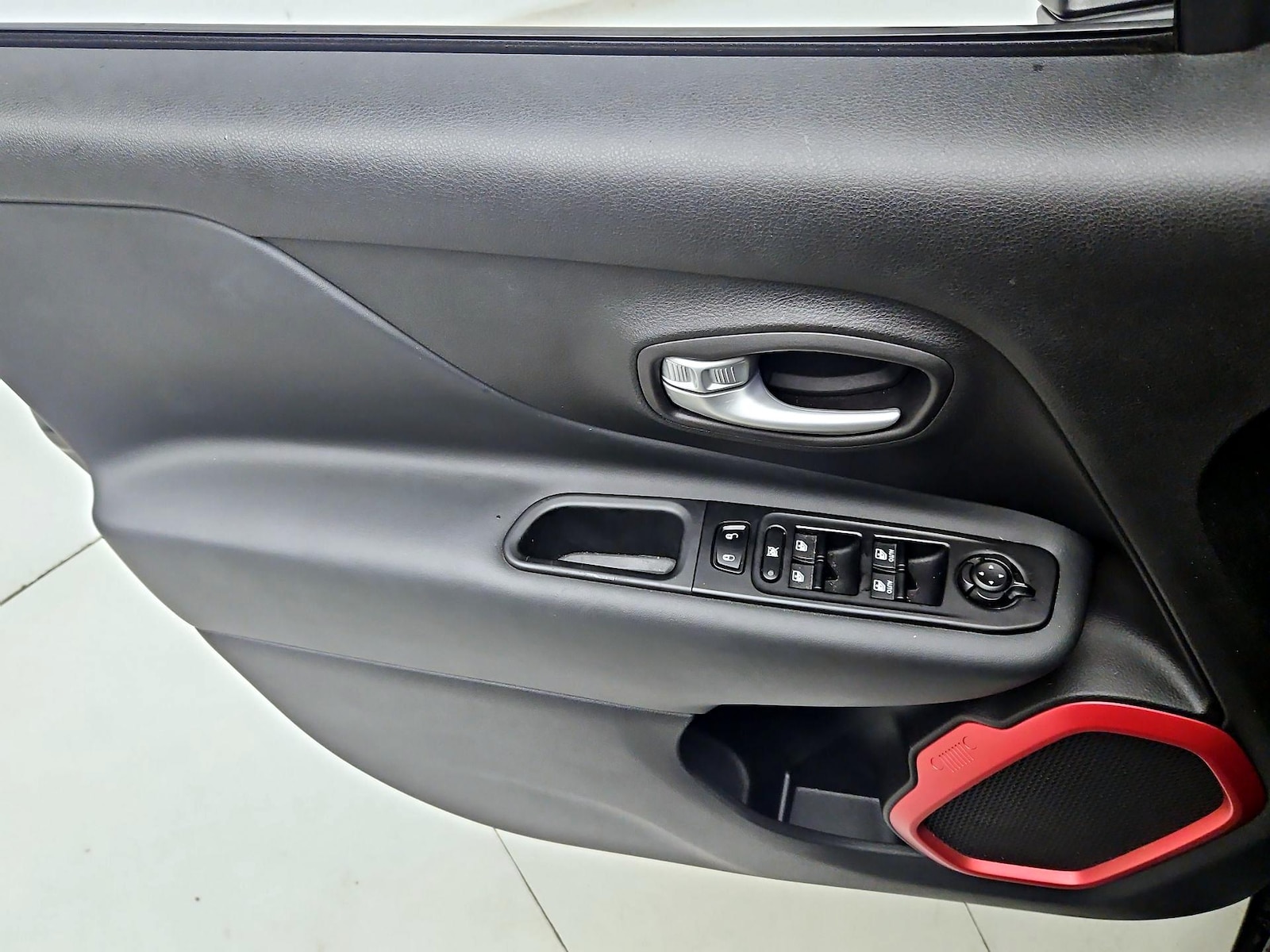2023 Jeep Renegade Trailhawk - Photo 13