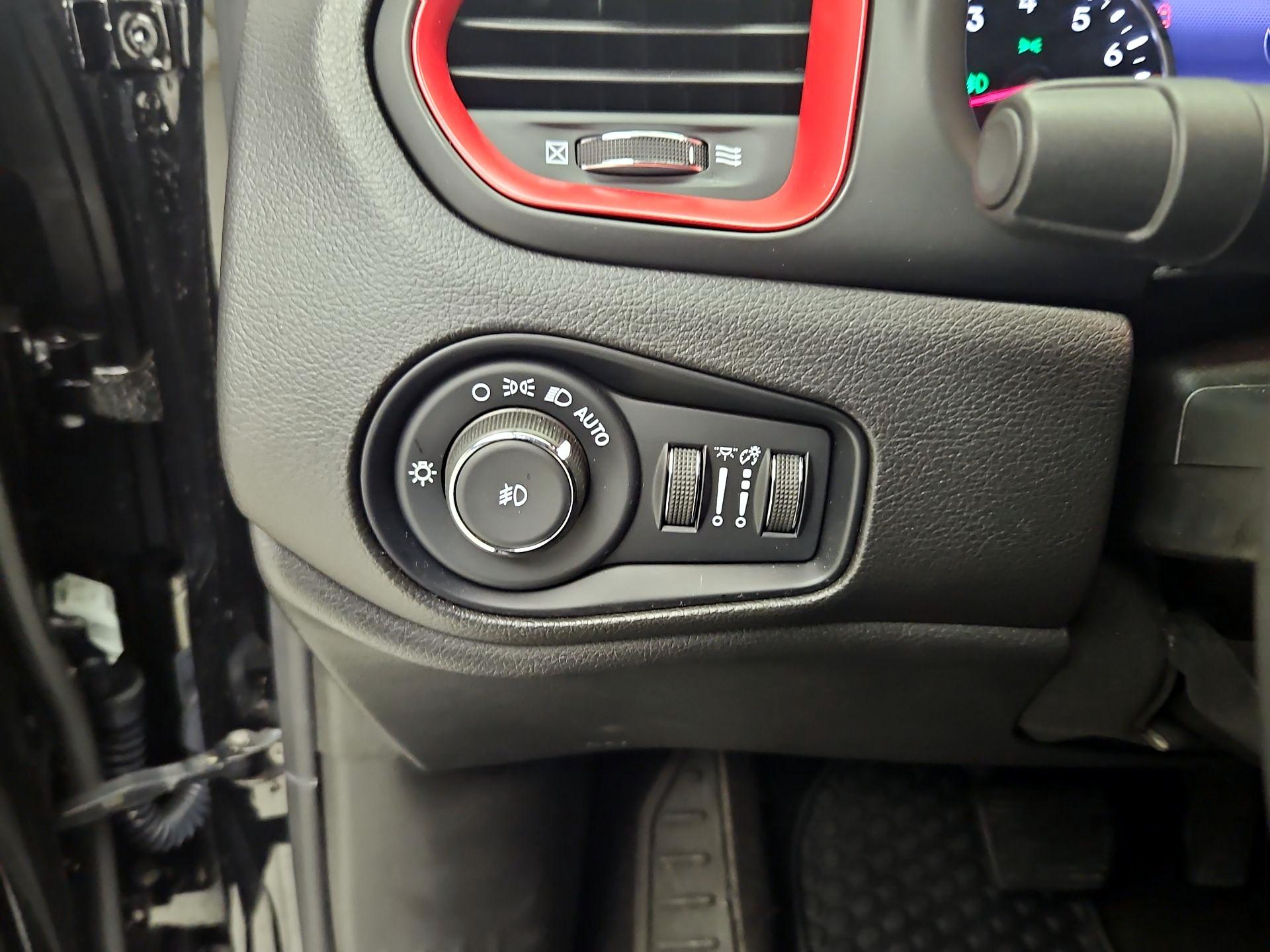 Thumbnail: 2023 Jeep Renegade - 13