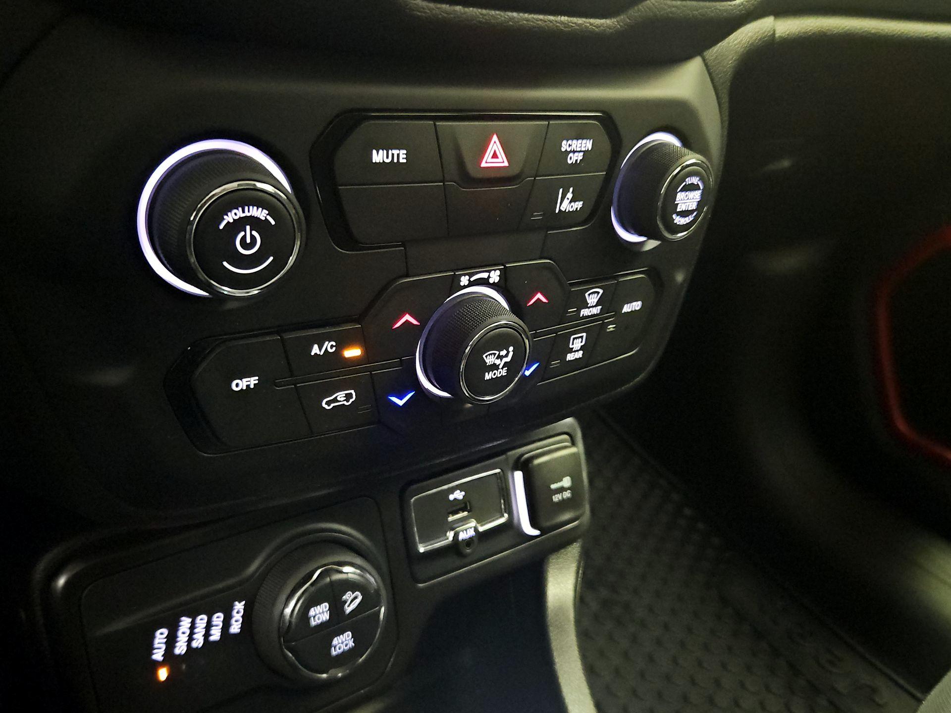 Thumbnail: 2023 Jeep Renegade - 17