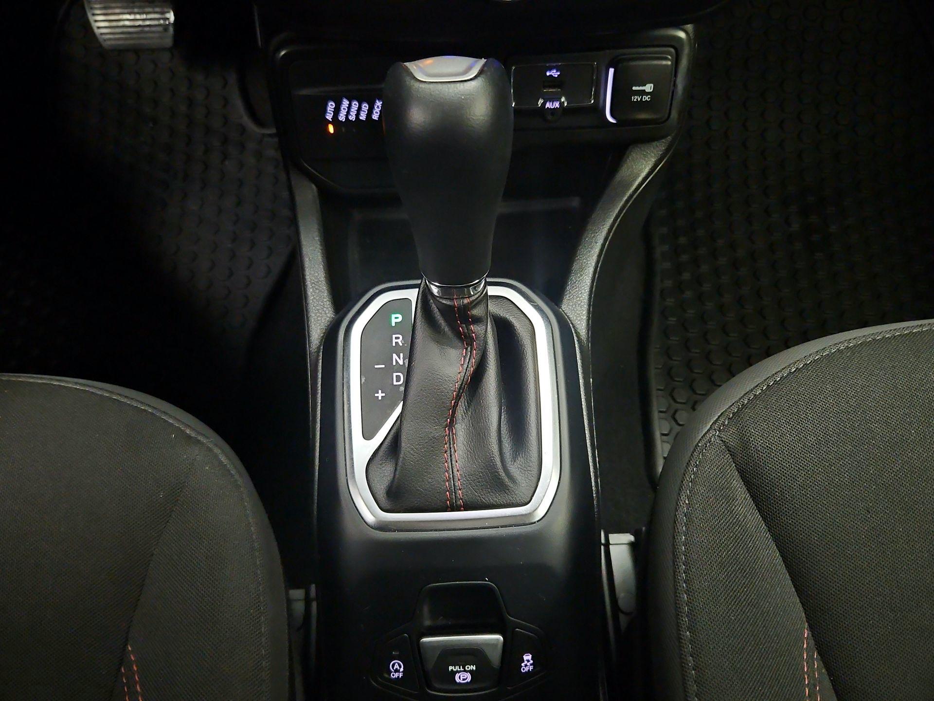 Thumbnail: 2023 Jeep Renegade - 18