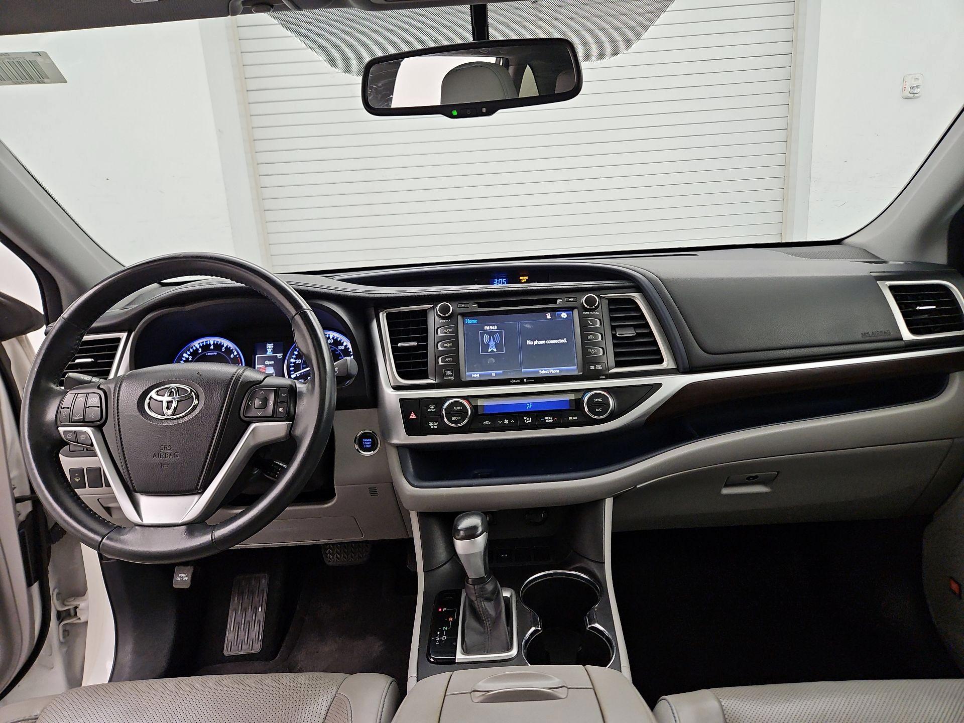 Thumbnail: 2015 Toyota Highlander - 9