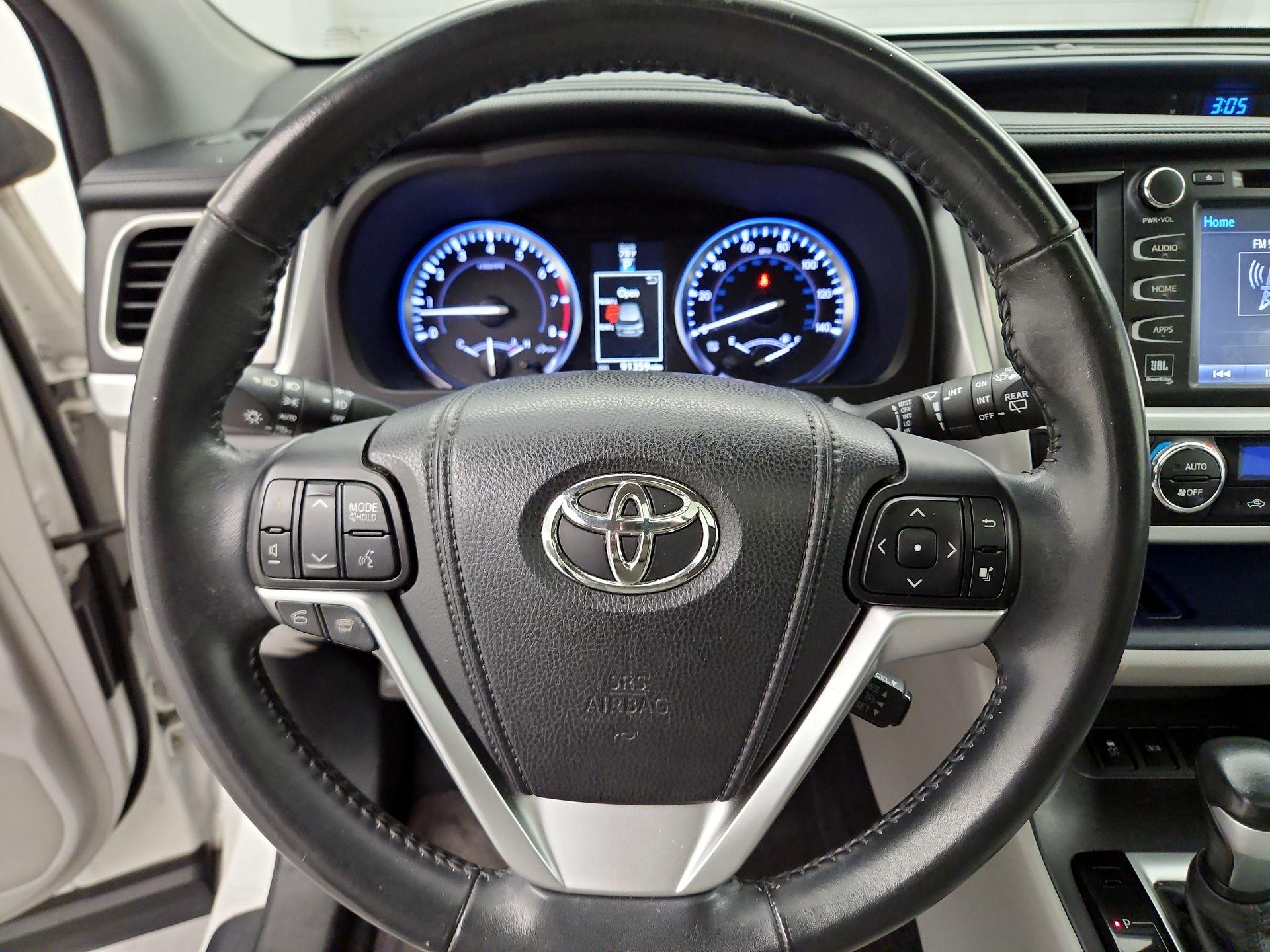 Thumbnail: 2015 Toyota Highlander - 10