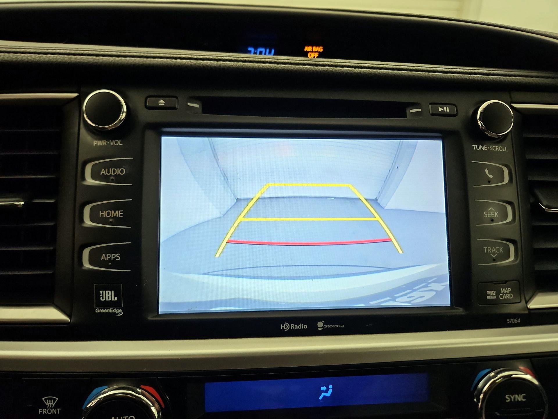 Thumbnail: 2015 Toyota Highlander - 14