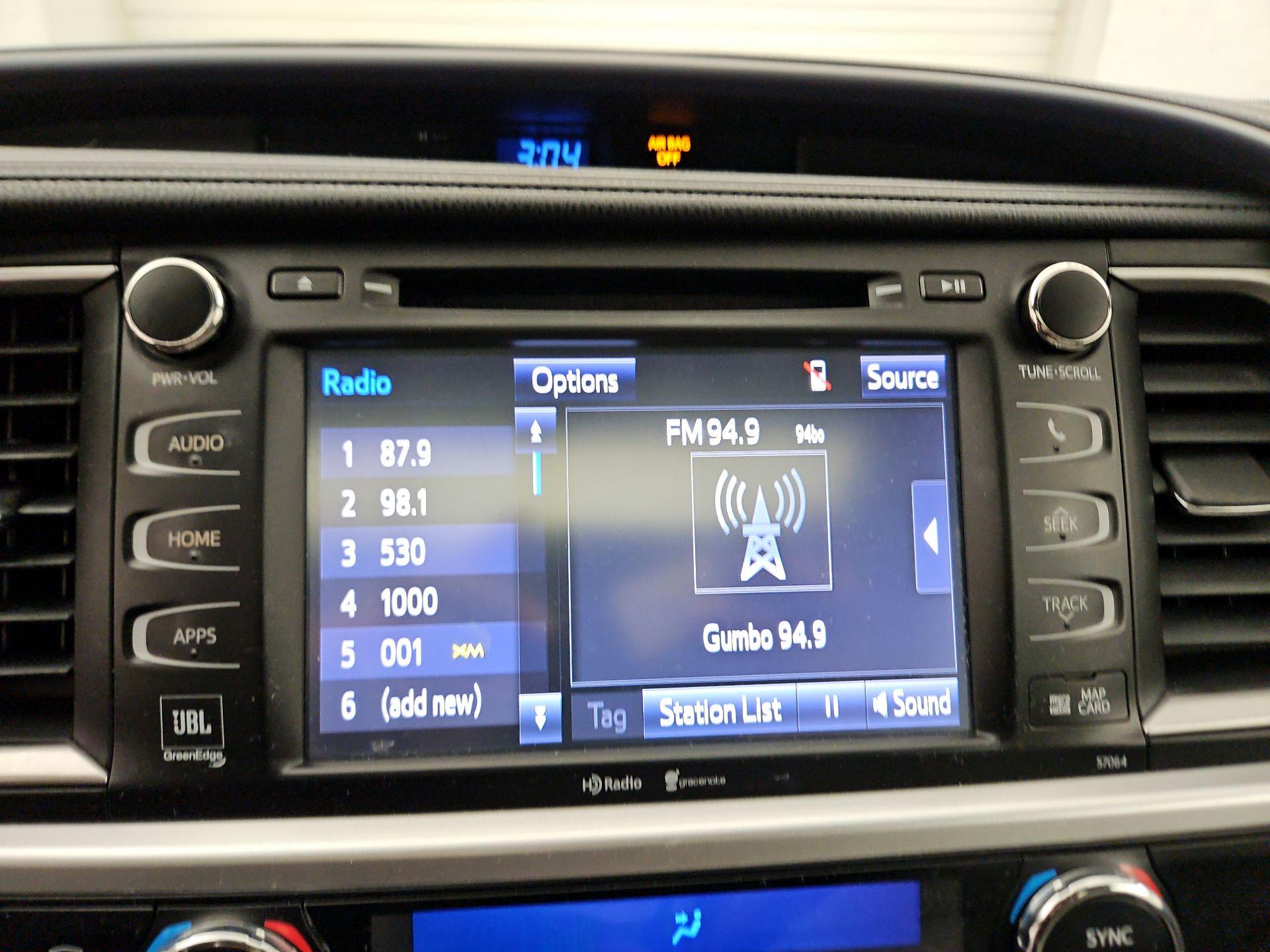 Thumbnail: 2015 Toyota Highlander - 15