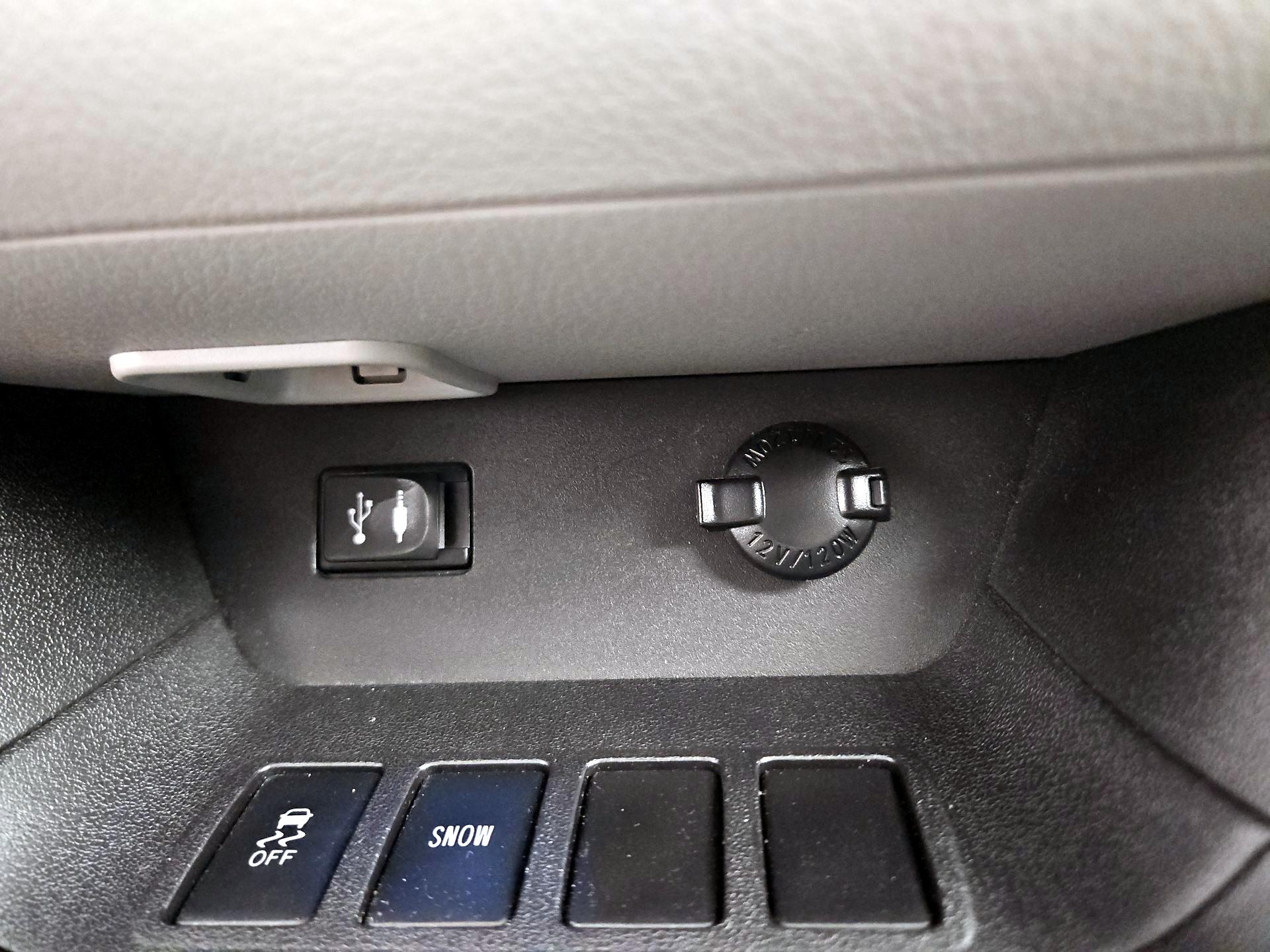 Thumbnail: 2015 Toyota Highlander - 18