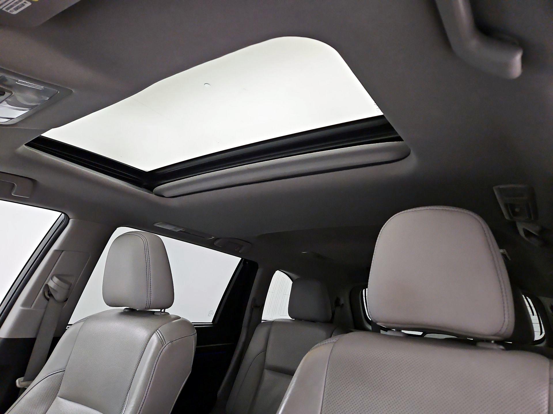 Thumbnail: 2015 Toyota Highlander - 19