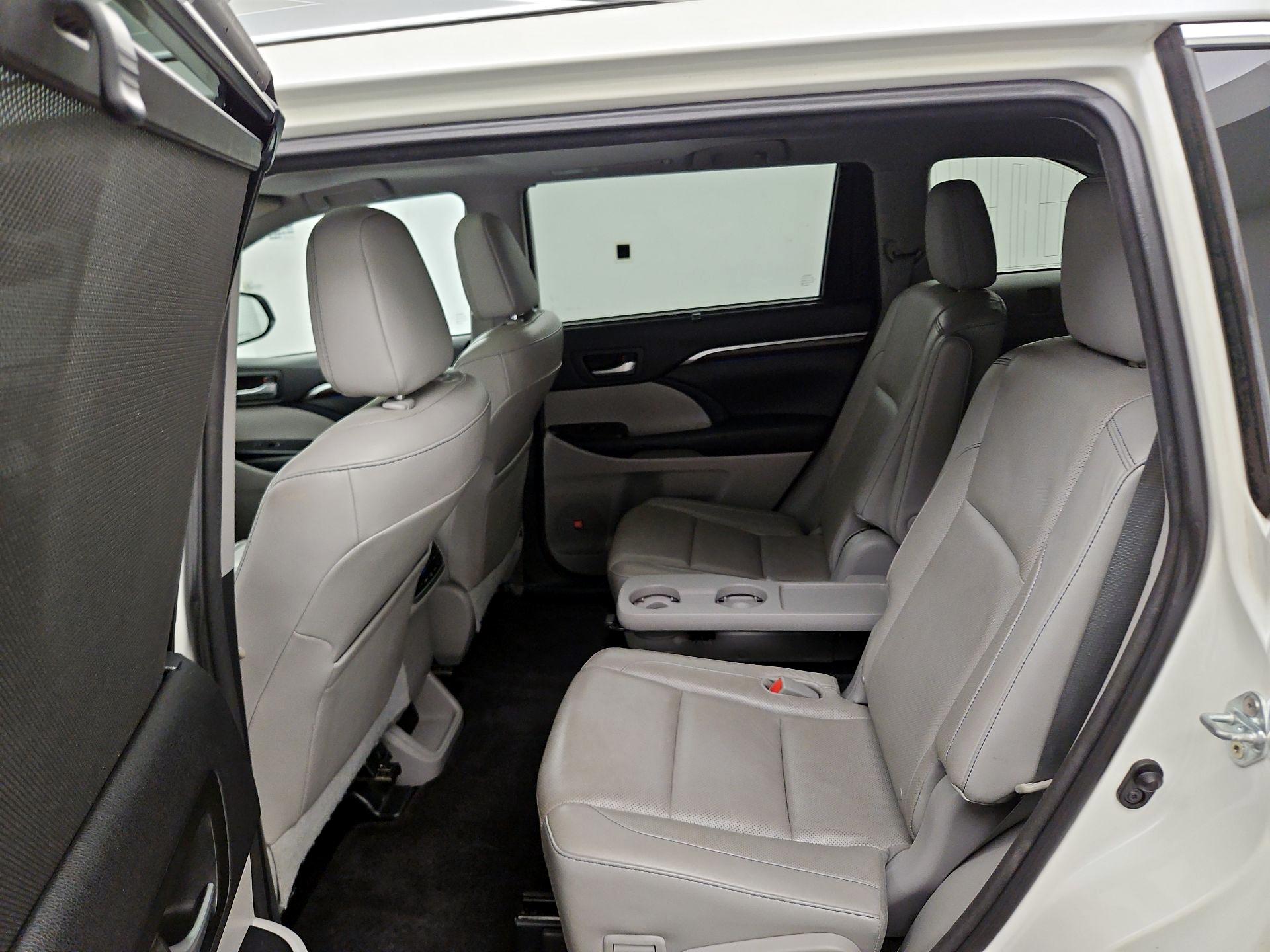 Thumbnail: 2015 Toyota Highlander - 20