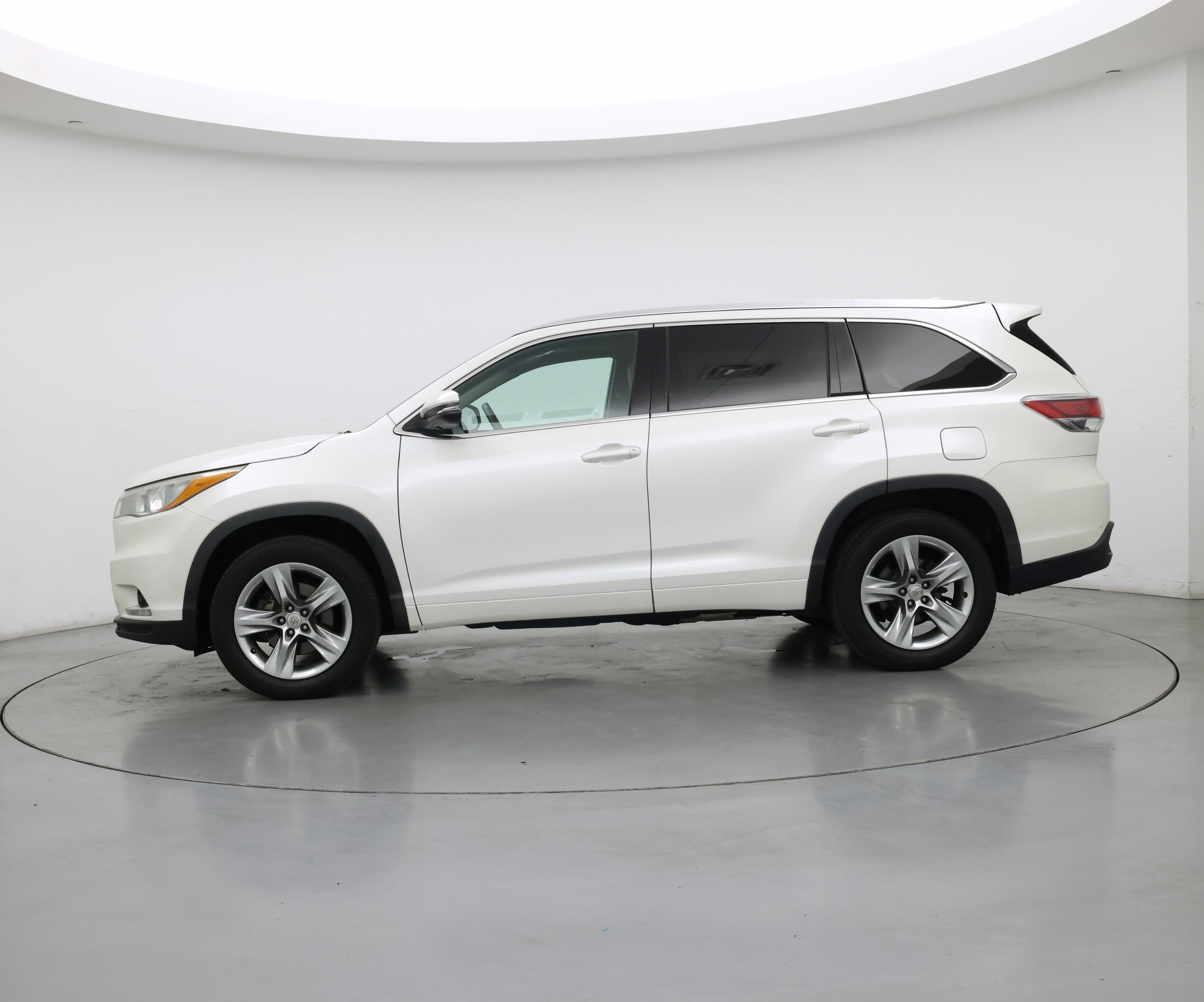 Thumbnail: 2015 Toyota Highlander - 3