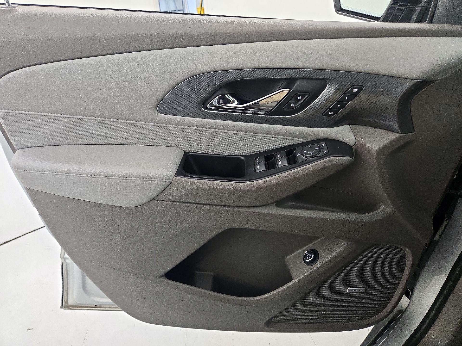 Thumbnail: 2019 Chevrolet Traverse - 12