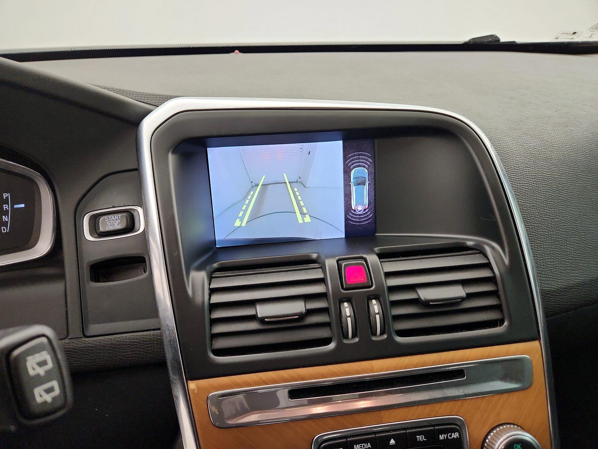 Thumbnail: 2017 Volvo XC60 - 15