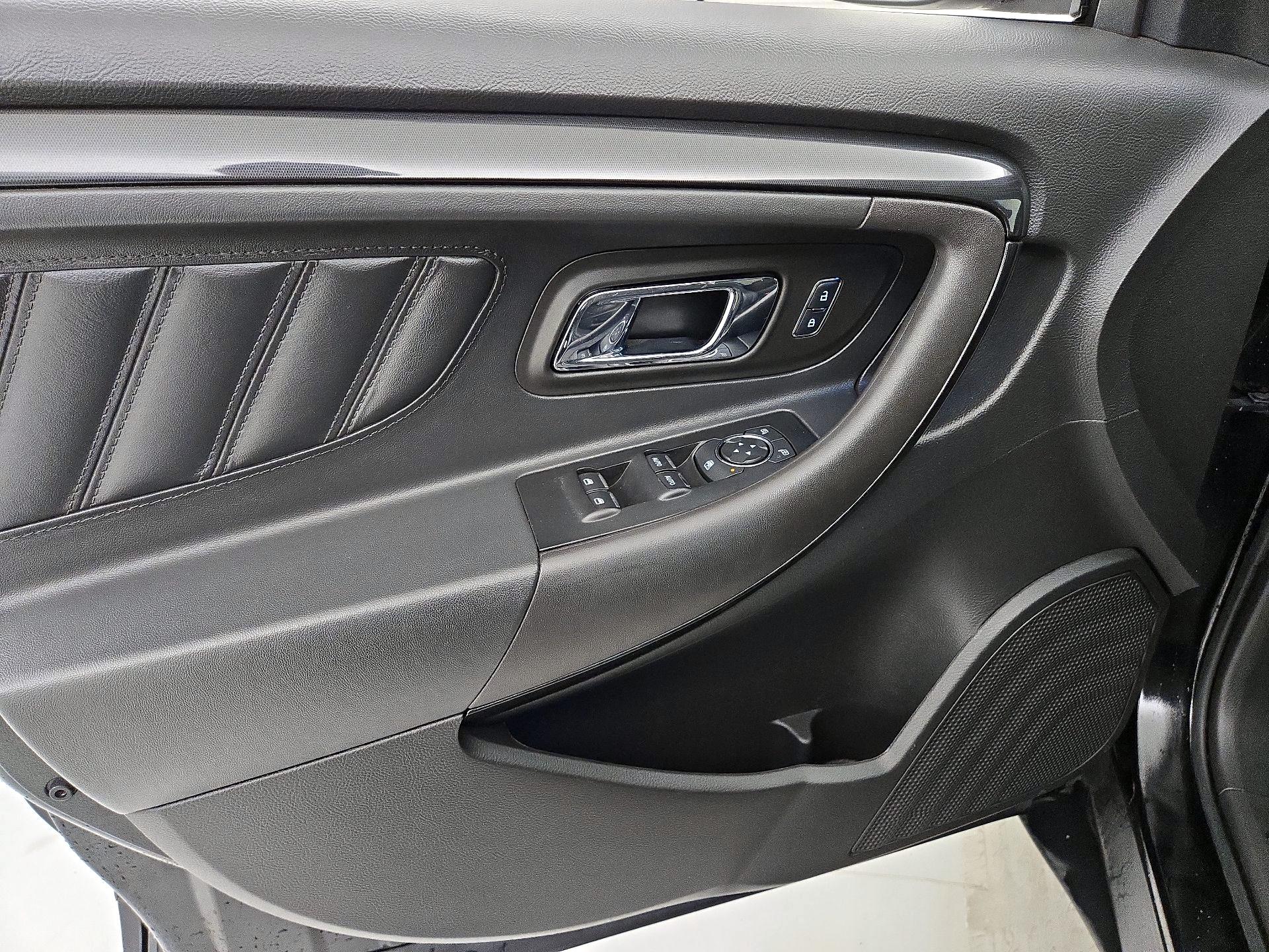 Thumbnail: 2015 Ford Taurus - 12