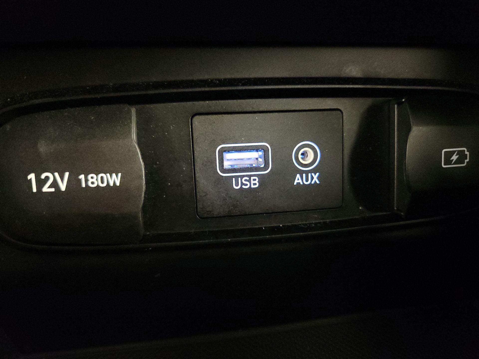 Thumbnail: 2019 Hyundai Santa Fe - 18