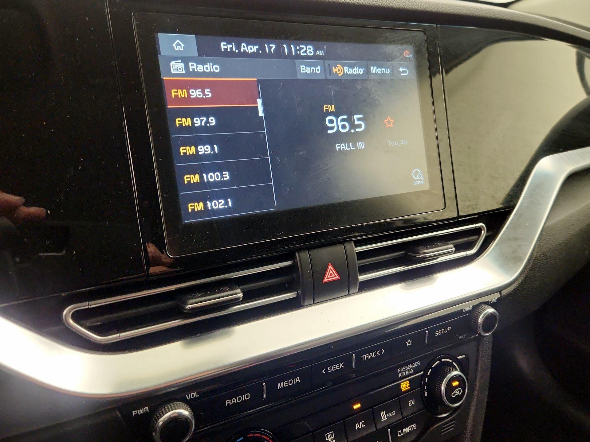 Thumbnail: 2020 Kia Niro - 15