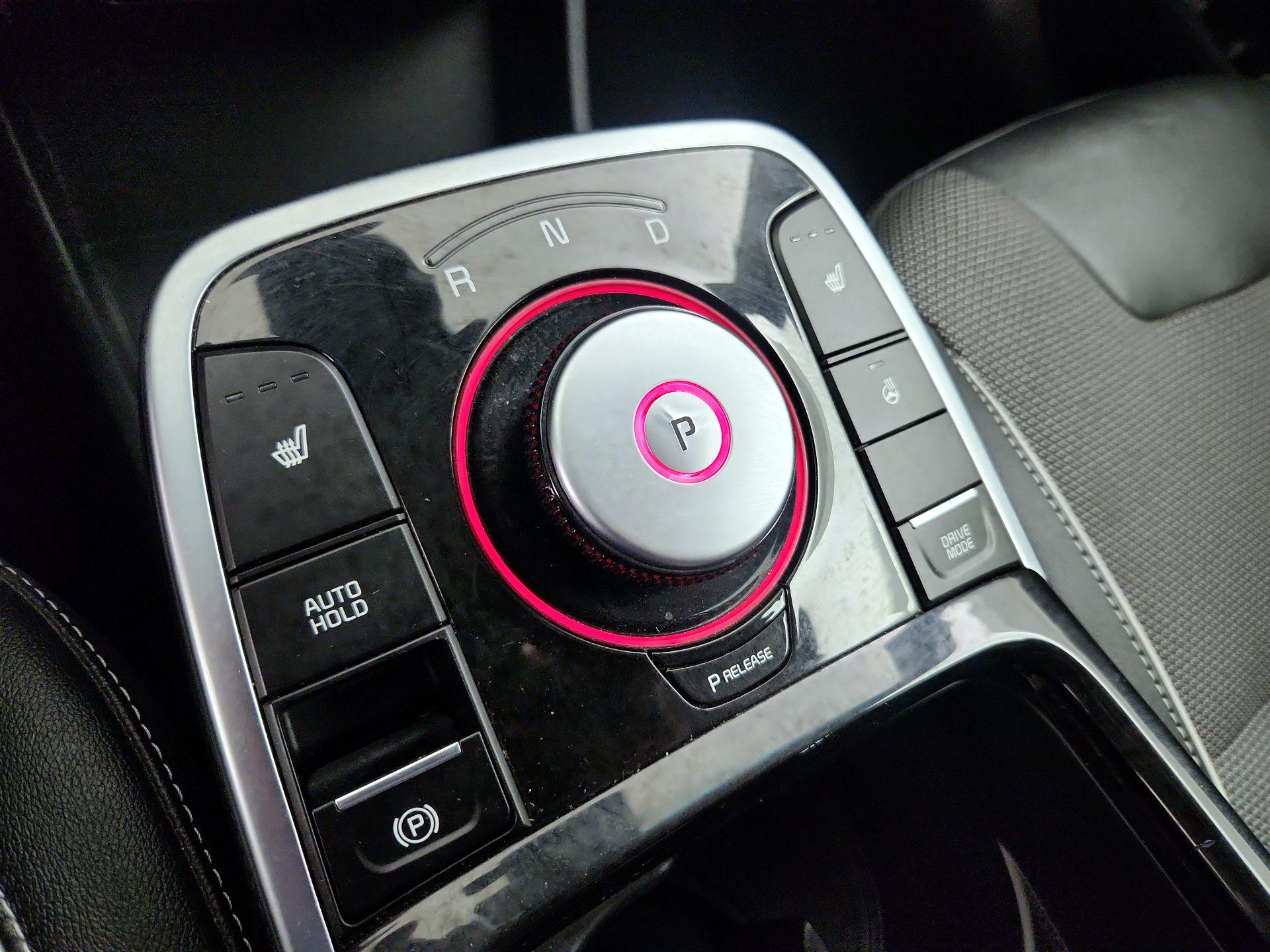 Thumbnail: 2020 Kia Niro - 17