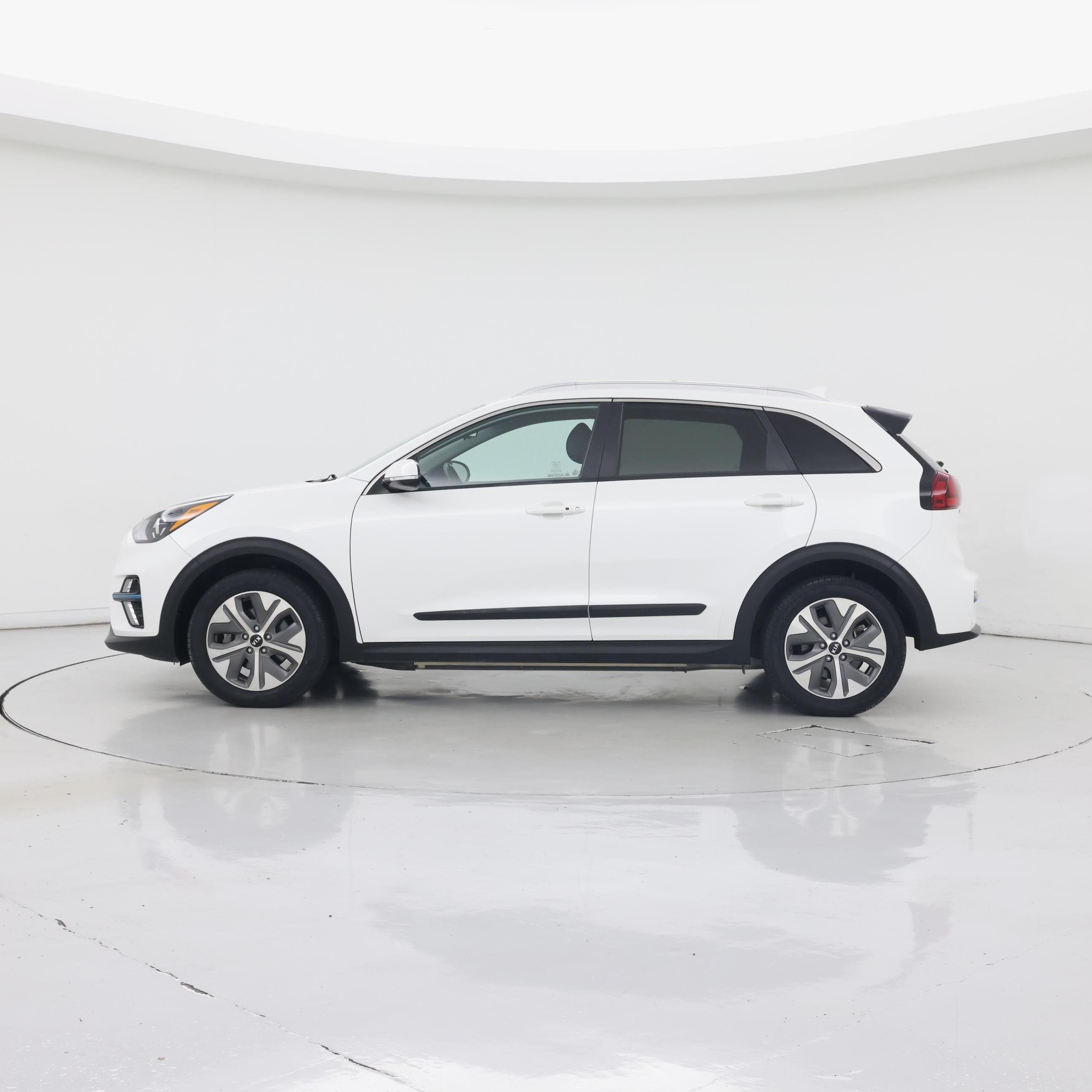 Thumbnail: 2020 Kia Niro - 3