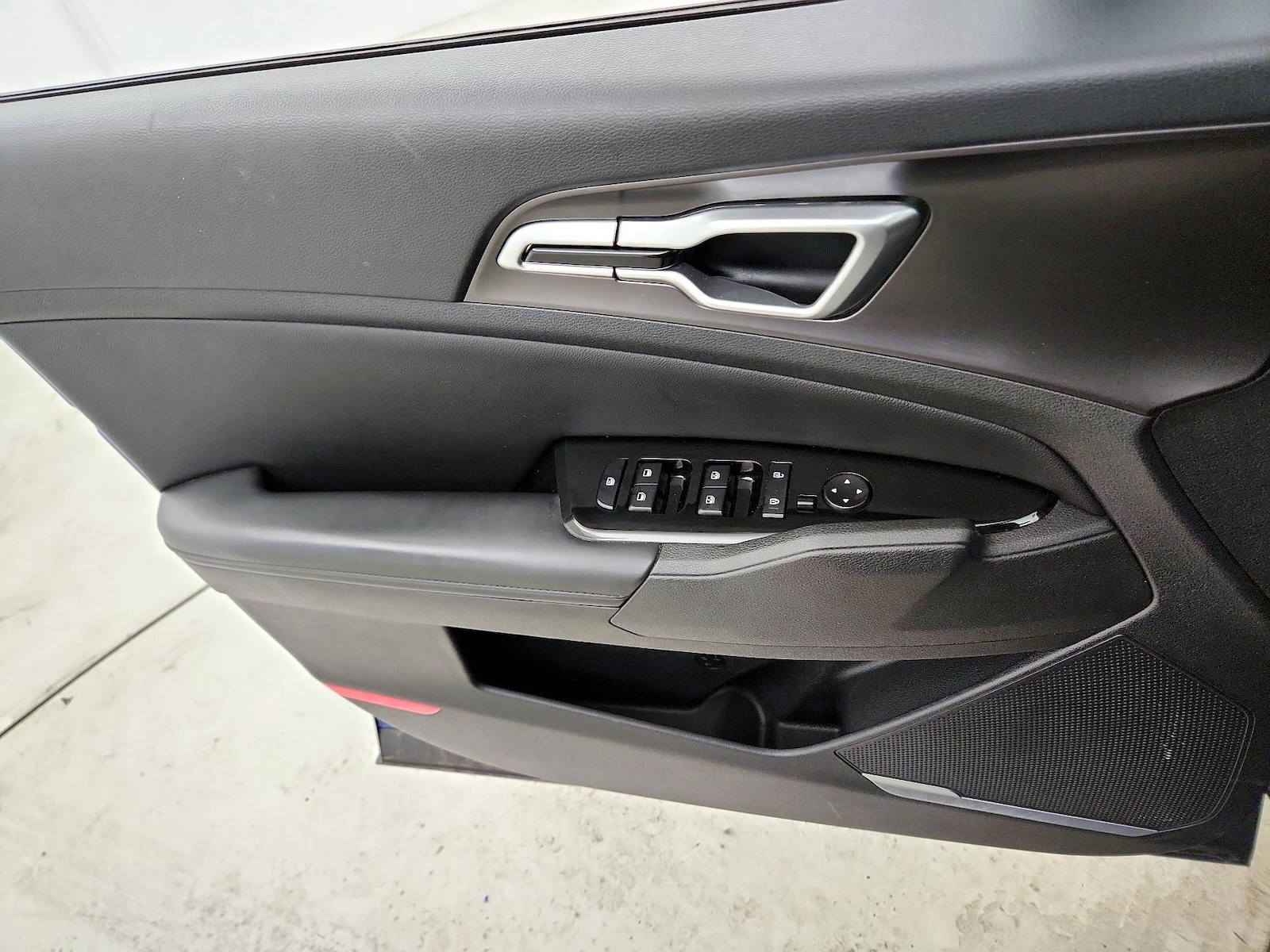 2023 Kia Sportage EX - Photo 13