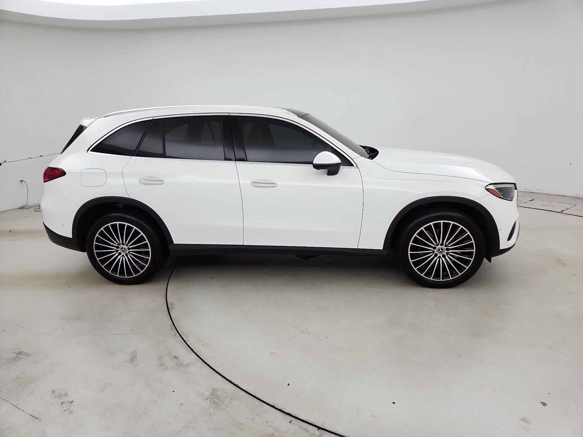 Thumbnail: 2025 Mercedes-Benz GLC - 4