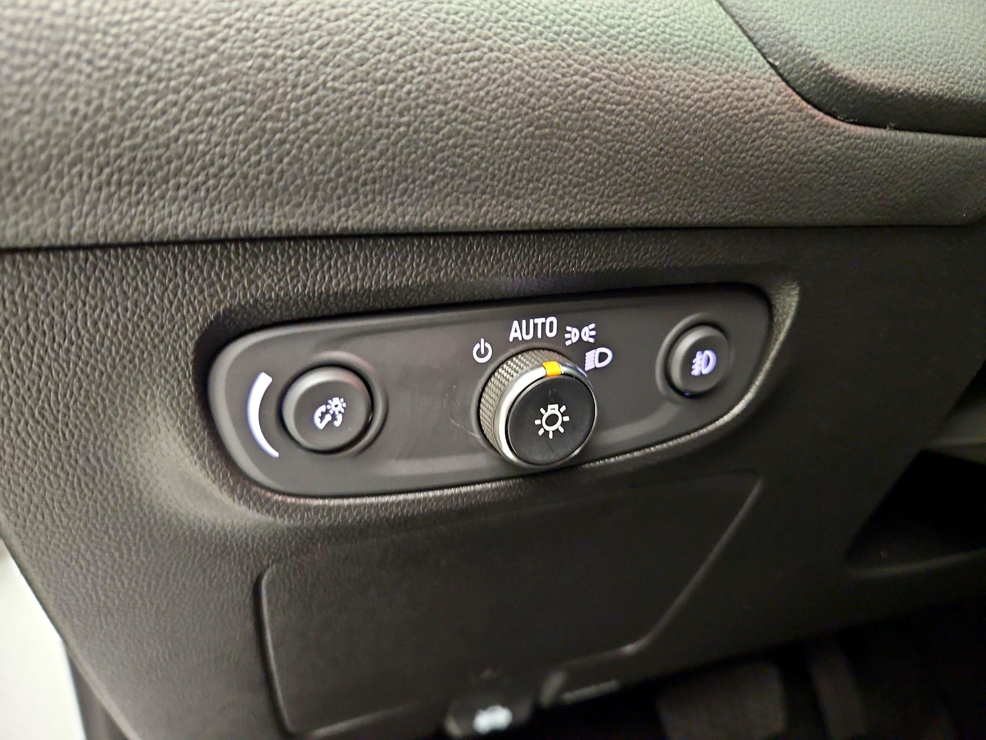 Thumbnail: 2020 Buick Encore GX - 13