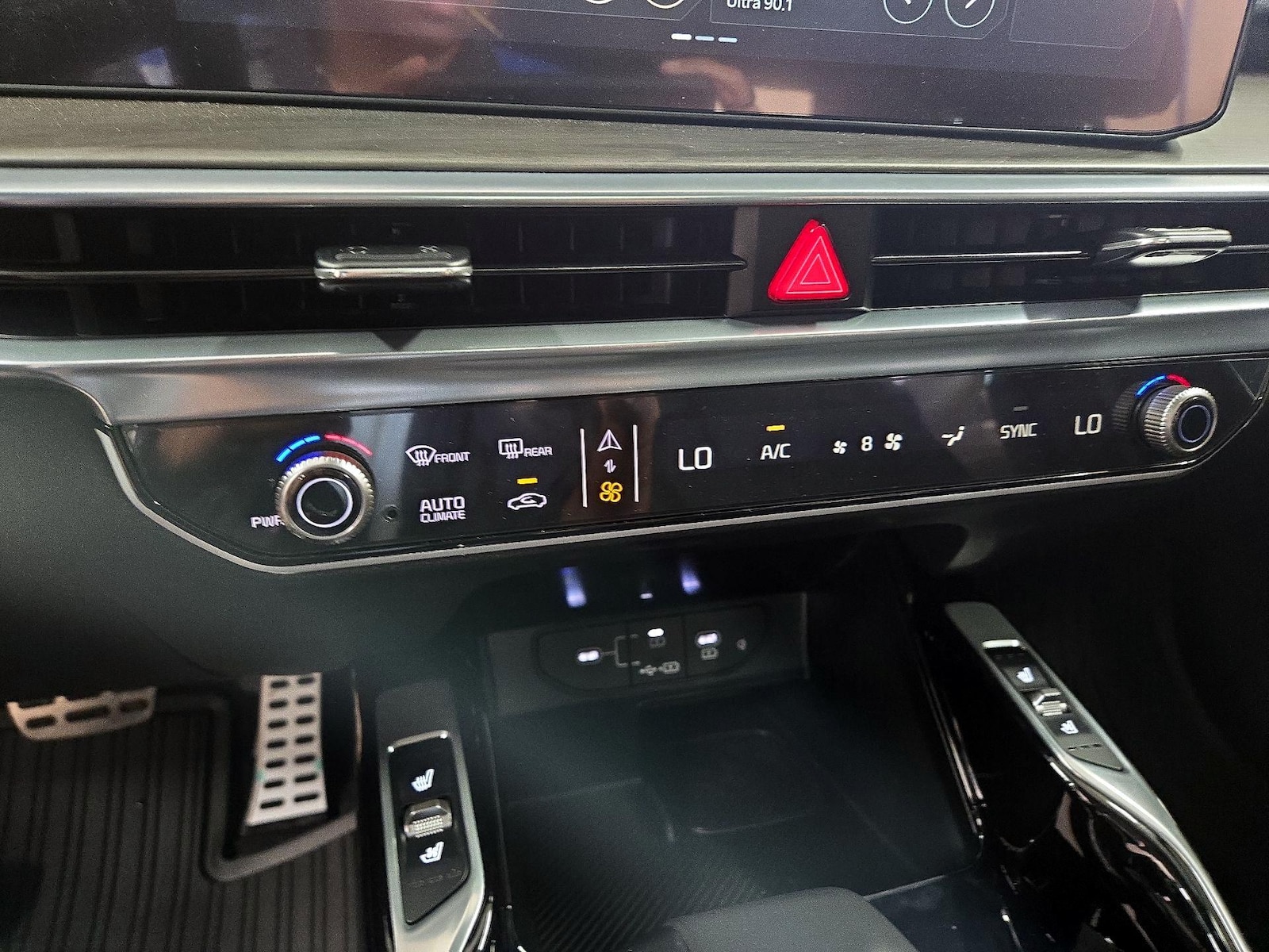 2025 Kia Sorento X-Line SX - Photo 18
