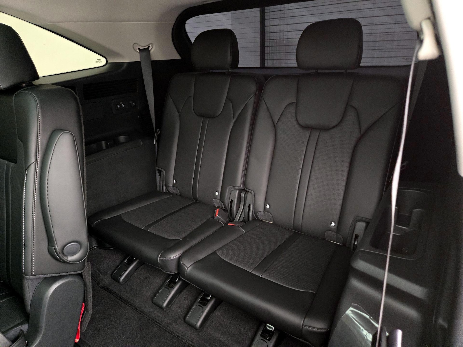 2025 Kia Sorento X-Line SX - Photo 23