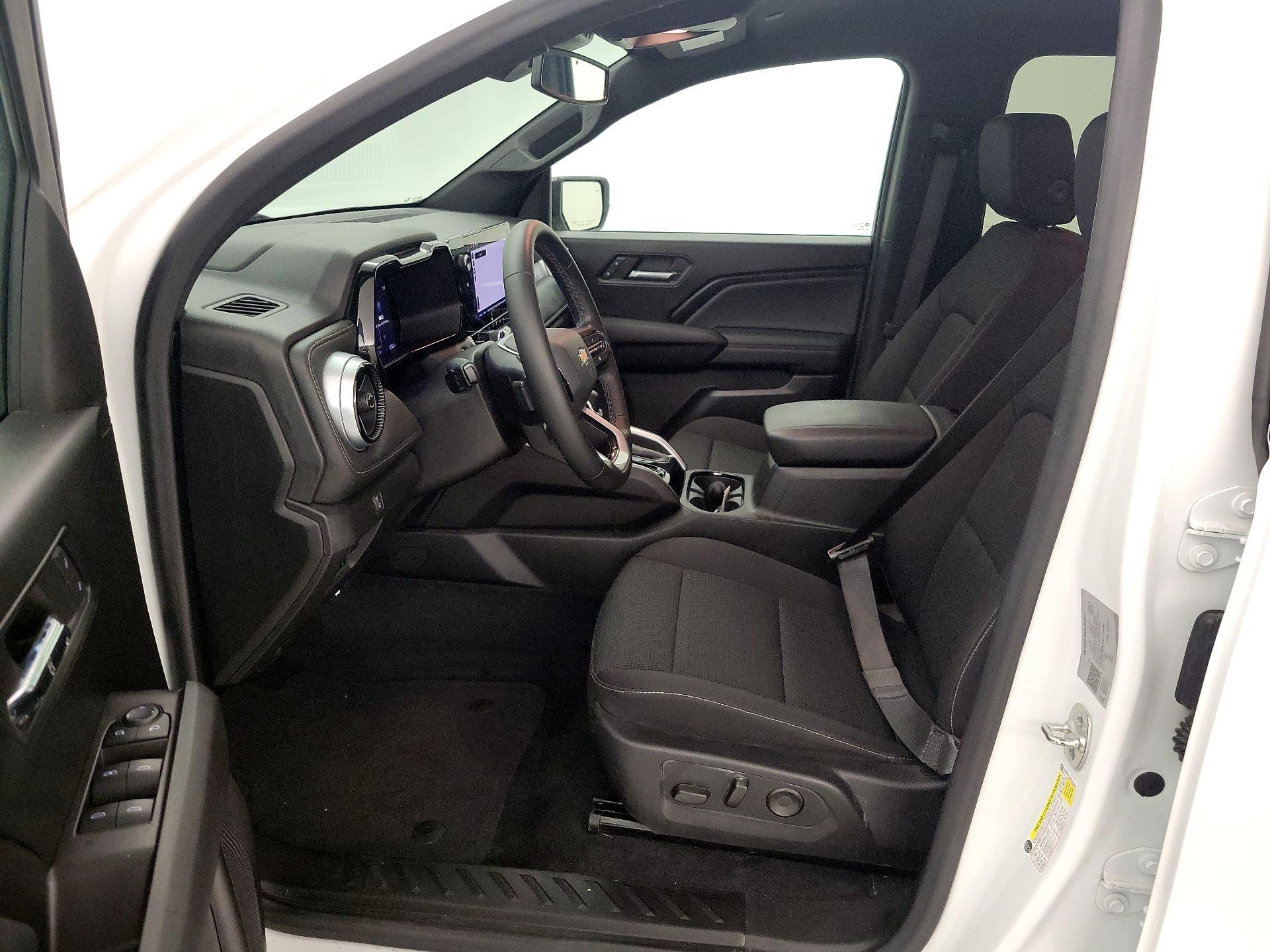 Thumbnail: 2024 Chevrolet Colorado - 11