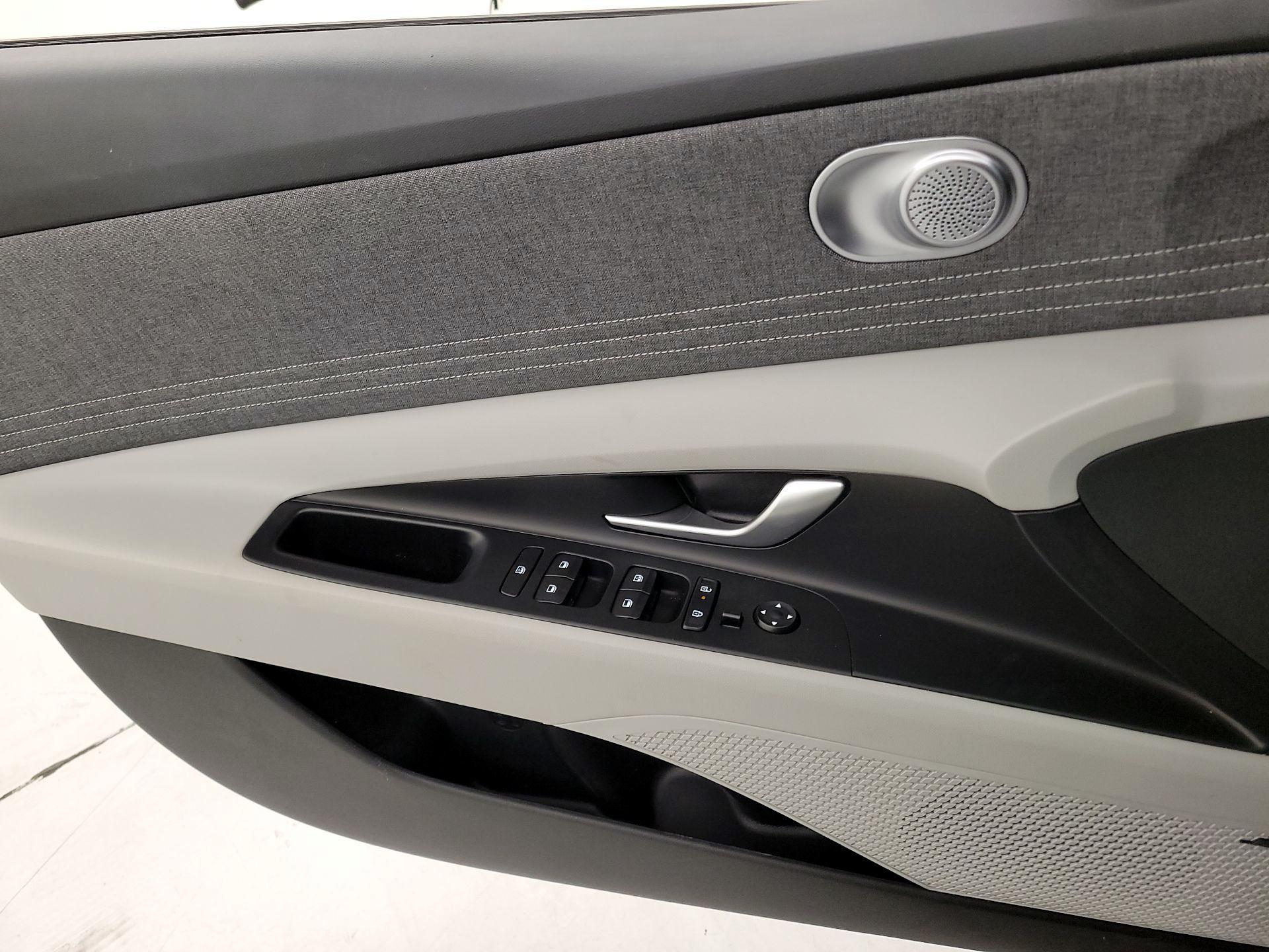 Thumbnail: 2025 Hyundai Elantra - 12