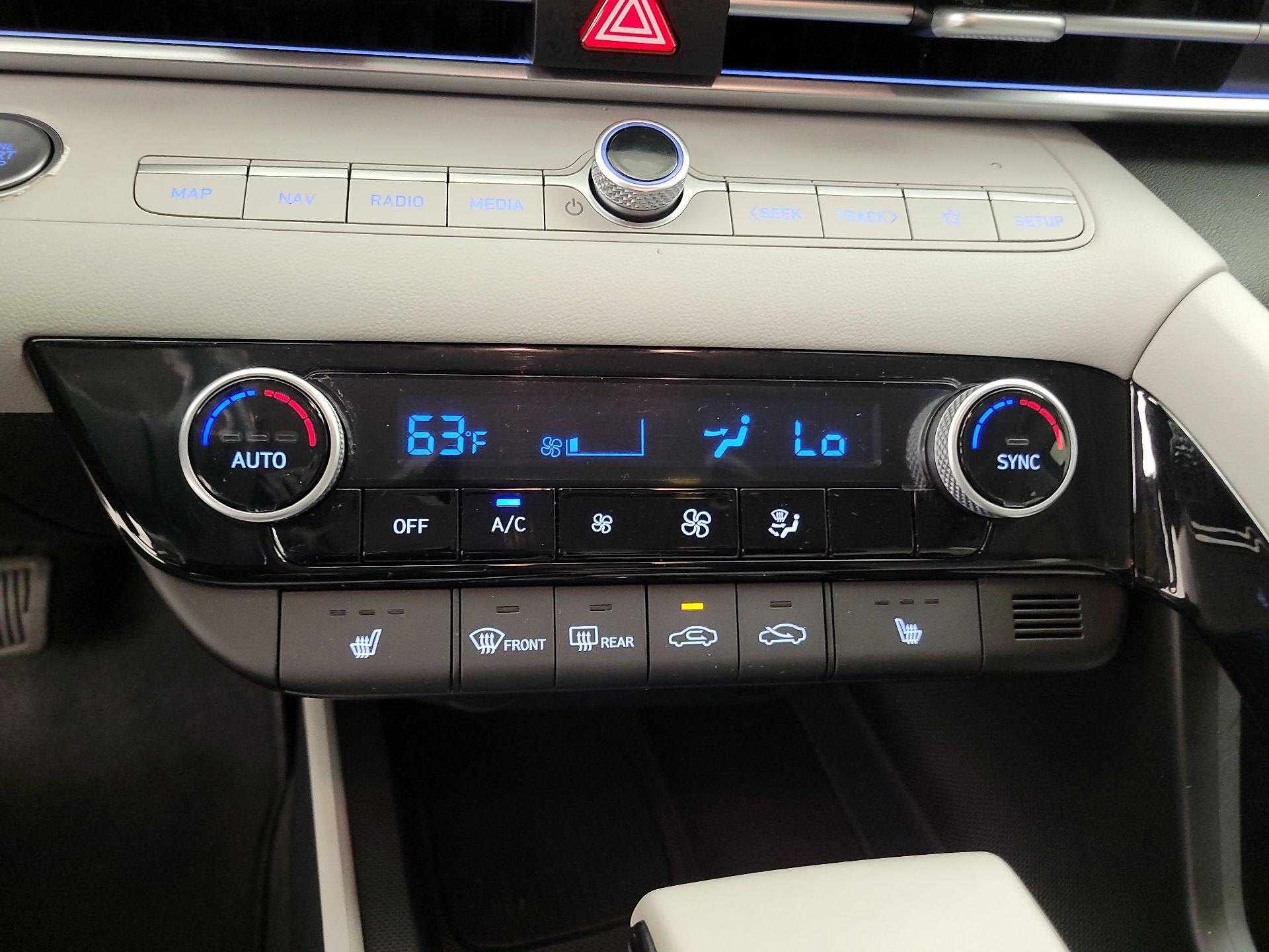 Thumbnail: 2025 Hyundai Elantra - 17