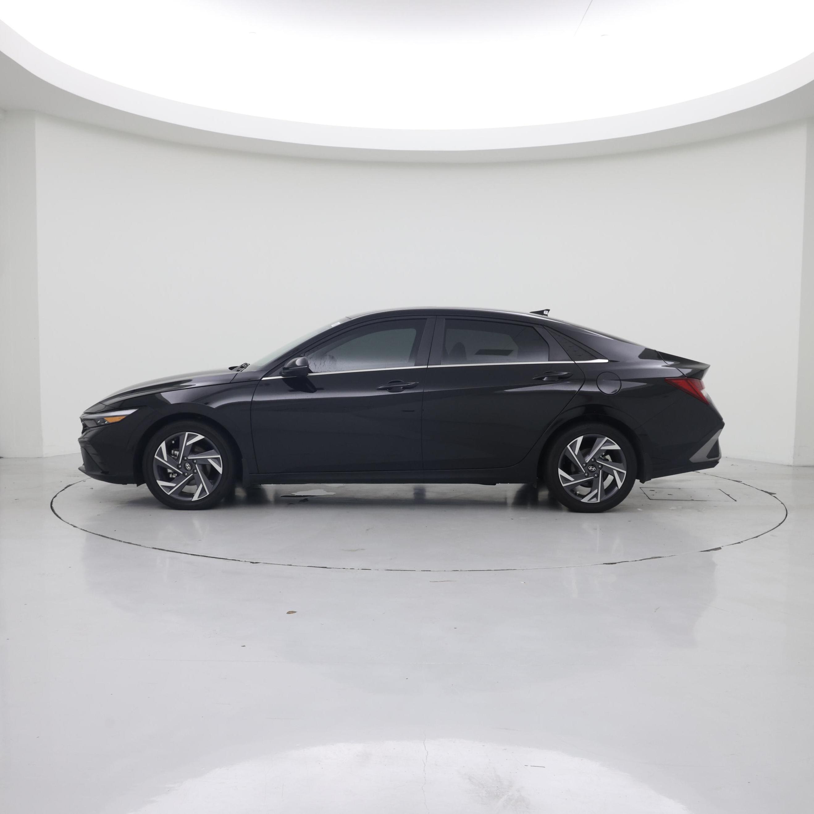 Thumbnail: 2025 Hyundai Elantra - 3