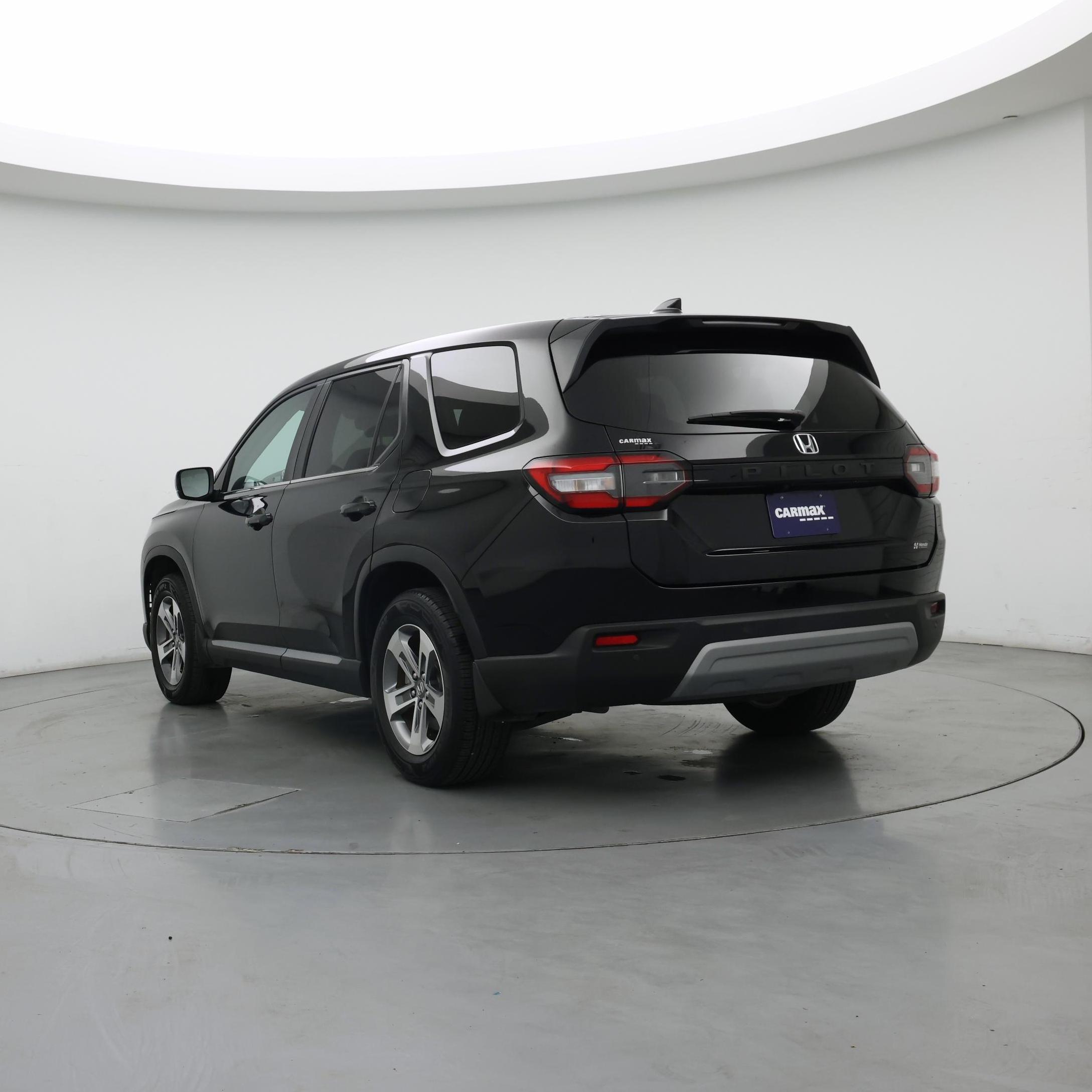 Thumbnail: 2023 Honda Pilot - 2