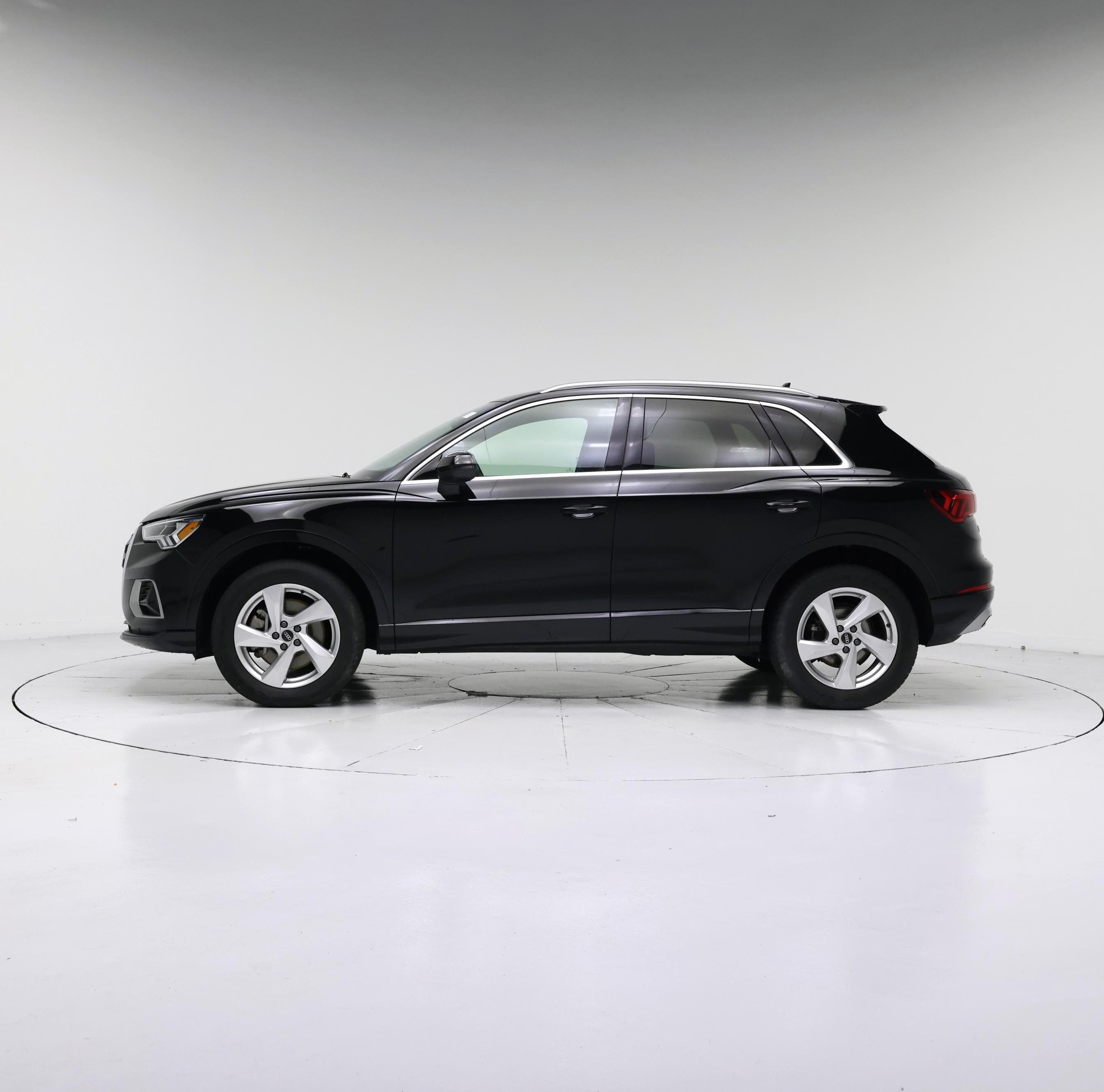 Thumbnail: 2022 Audi Q3 - 3