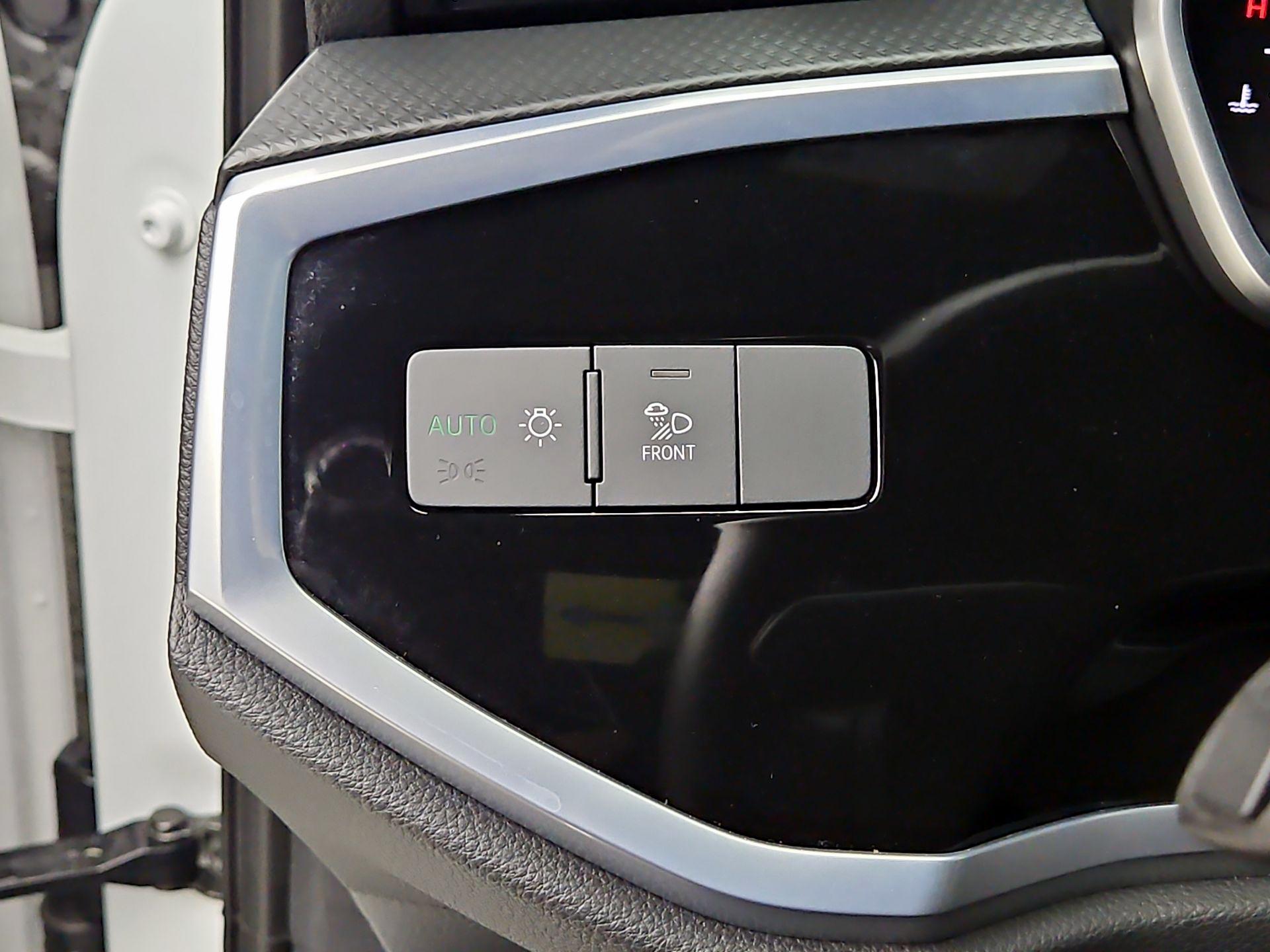 Thumbnail: 2023 Audi Q3 - 13