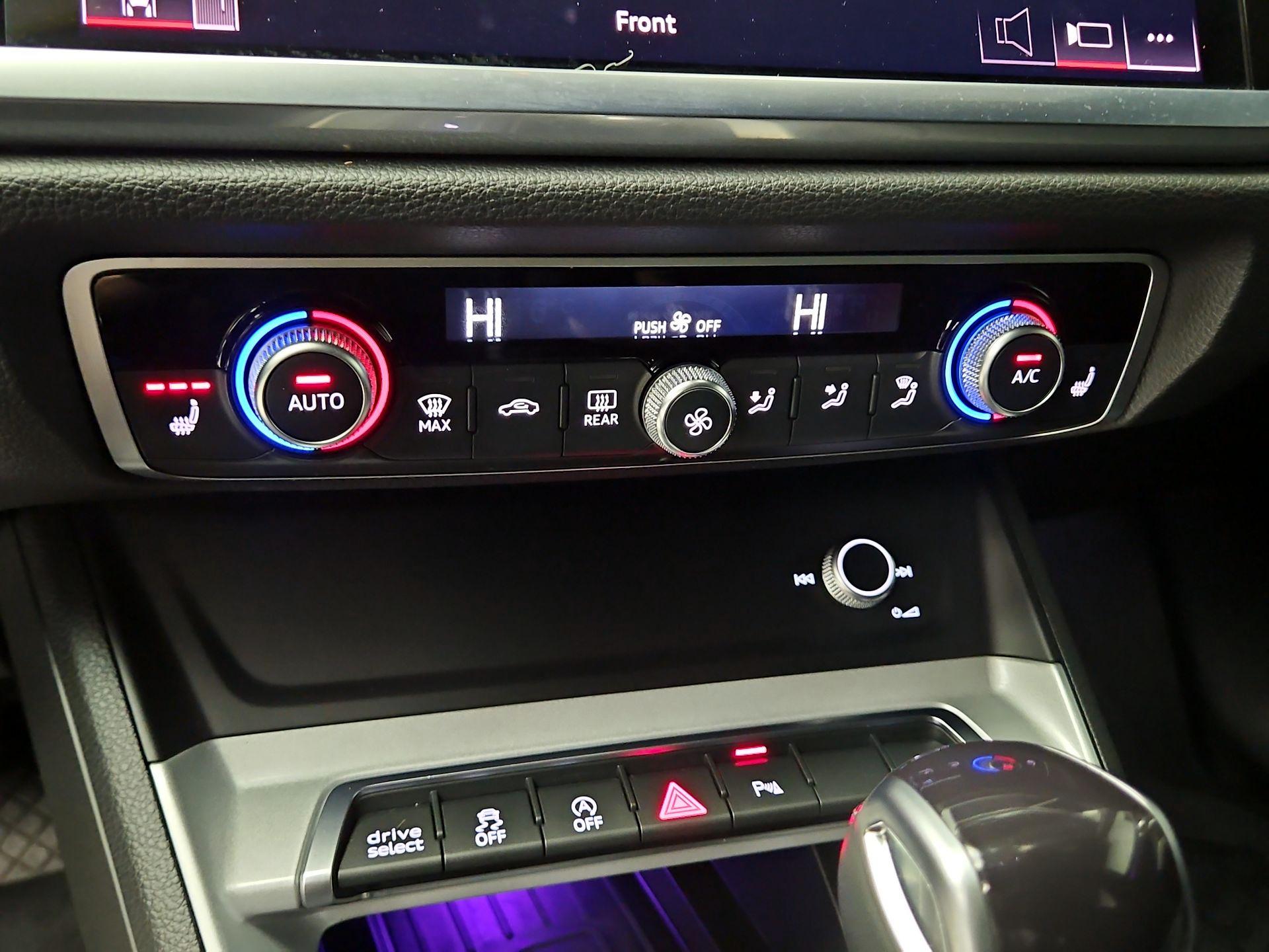 Thumbnail: 2023 Audi Q3 - 17