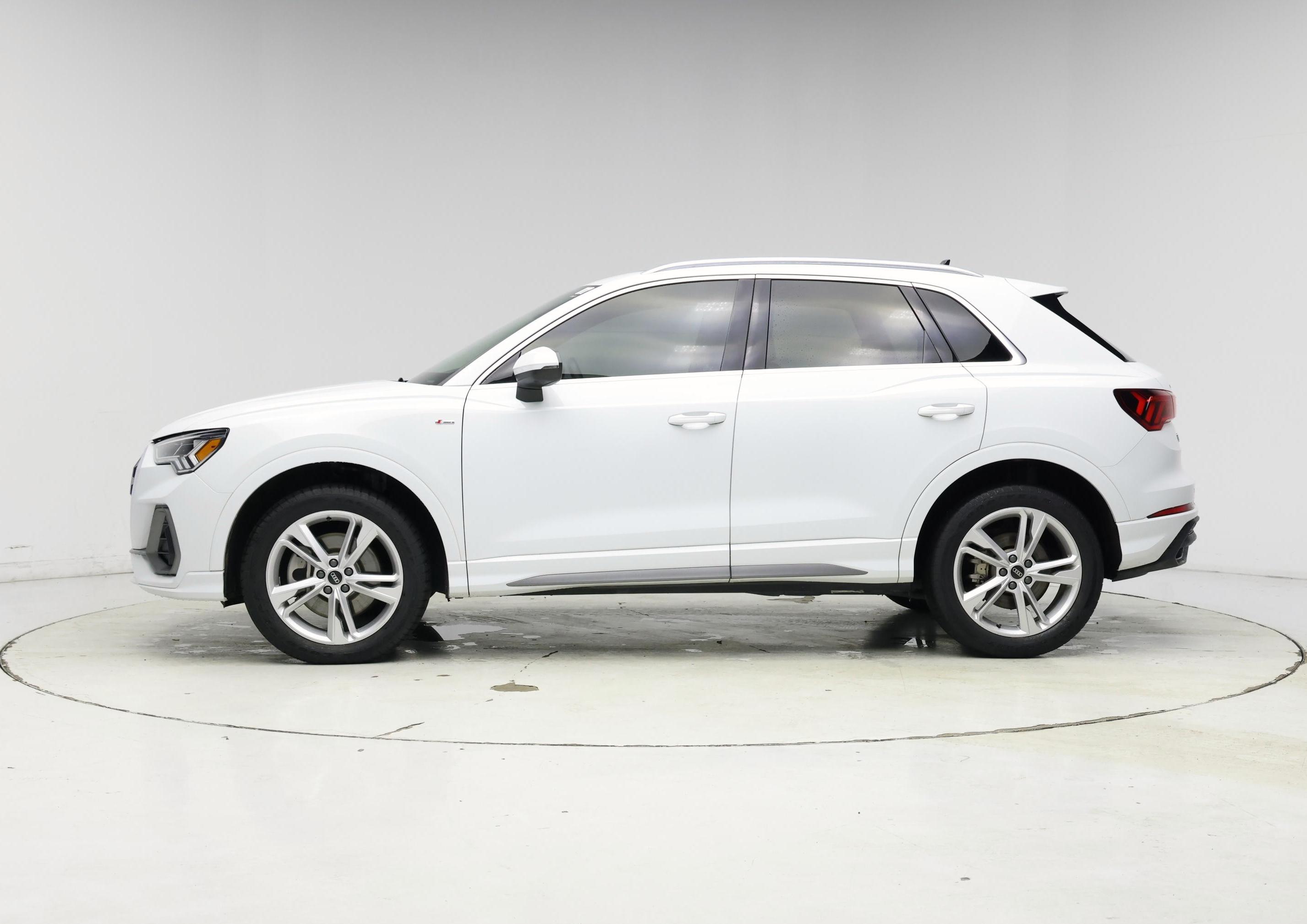 Thumbnail: 2023 Audi Q3 - 3