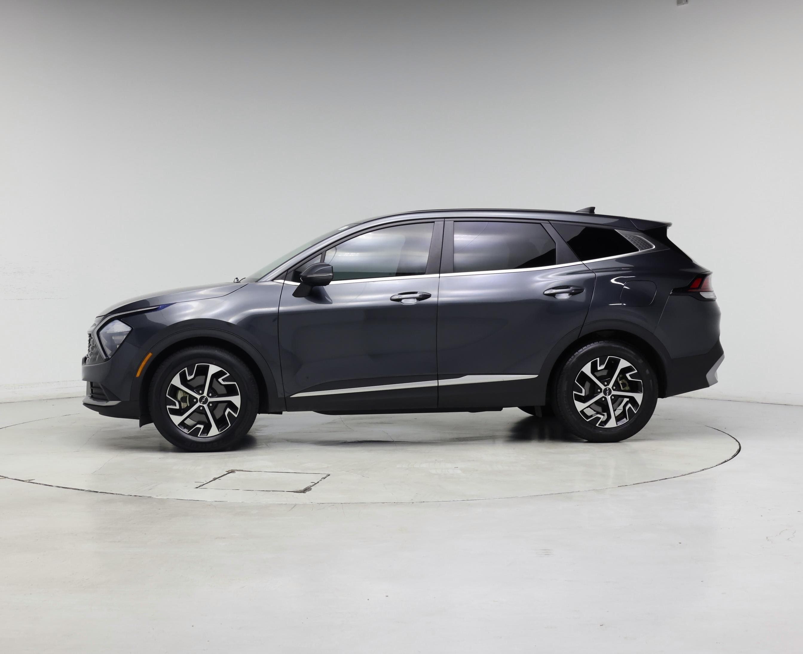 Thumbnail: 2023 Kia Sportage - 3