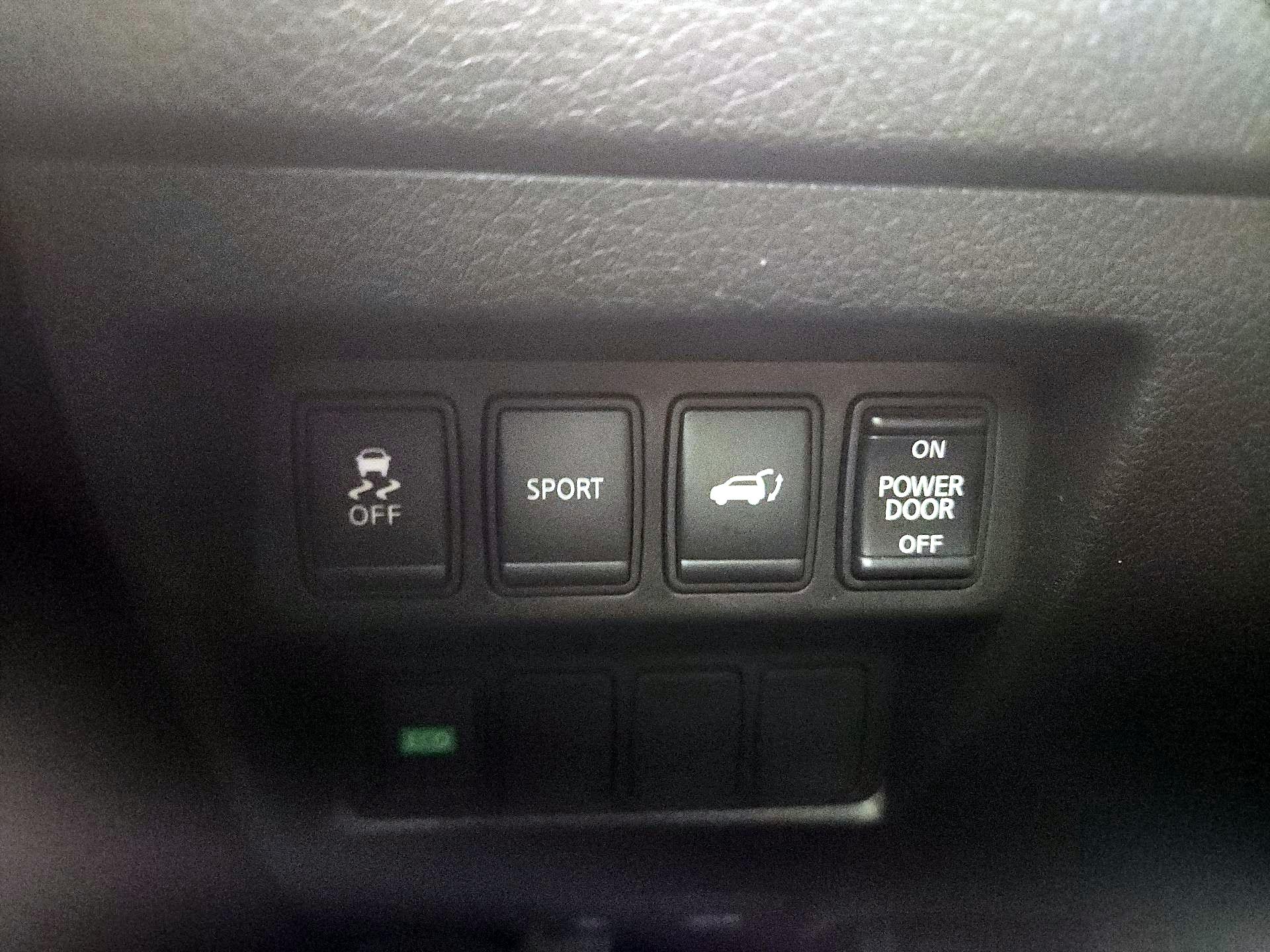 Thumbnail: 2015 Nissan Rogue - 13