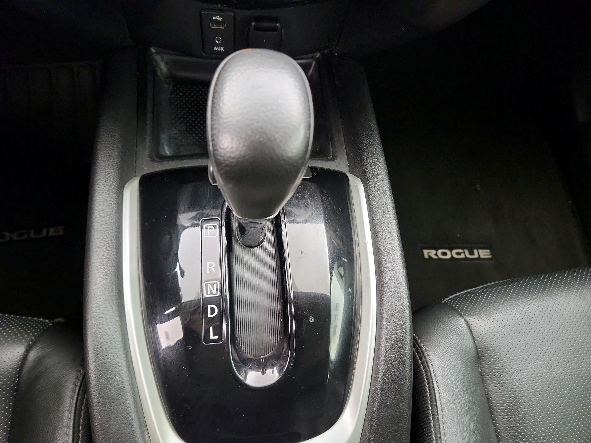 Thumbnail: 2015 Nissan Rogue - 18