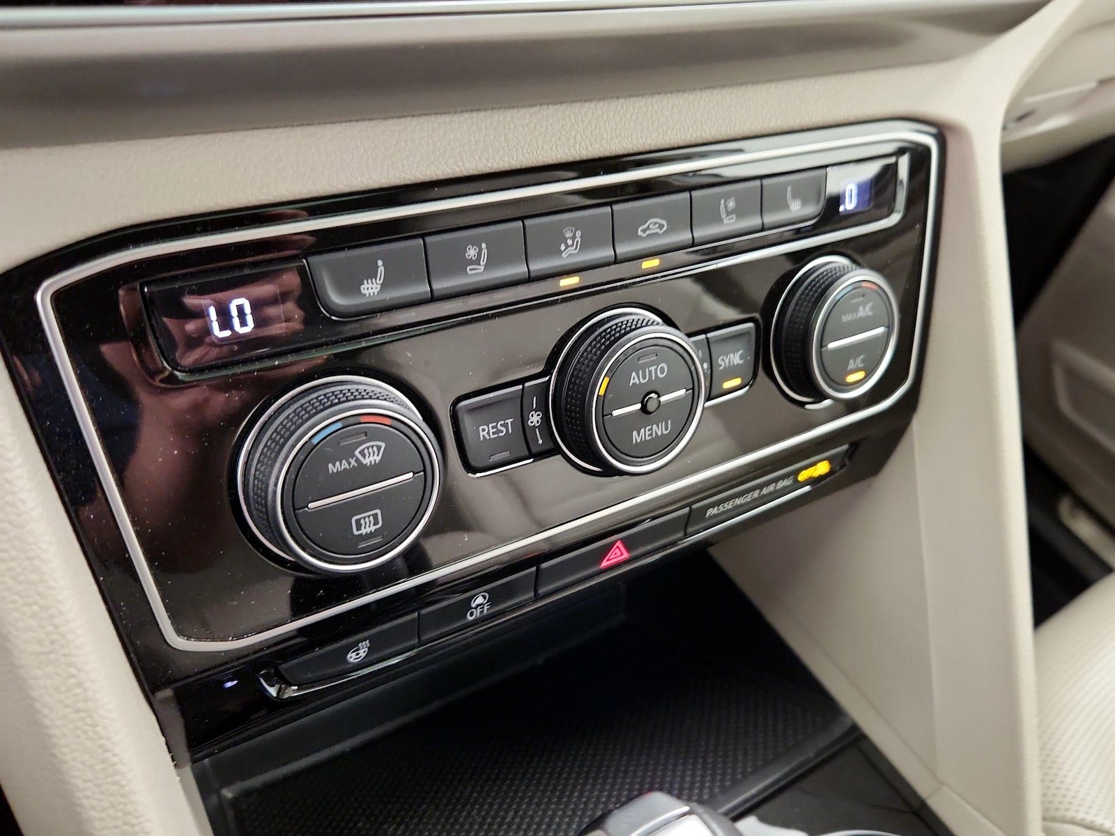2019 Volkswagen Atlas SEL Premium - Photo 18