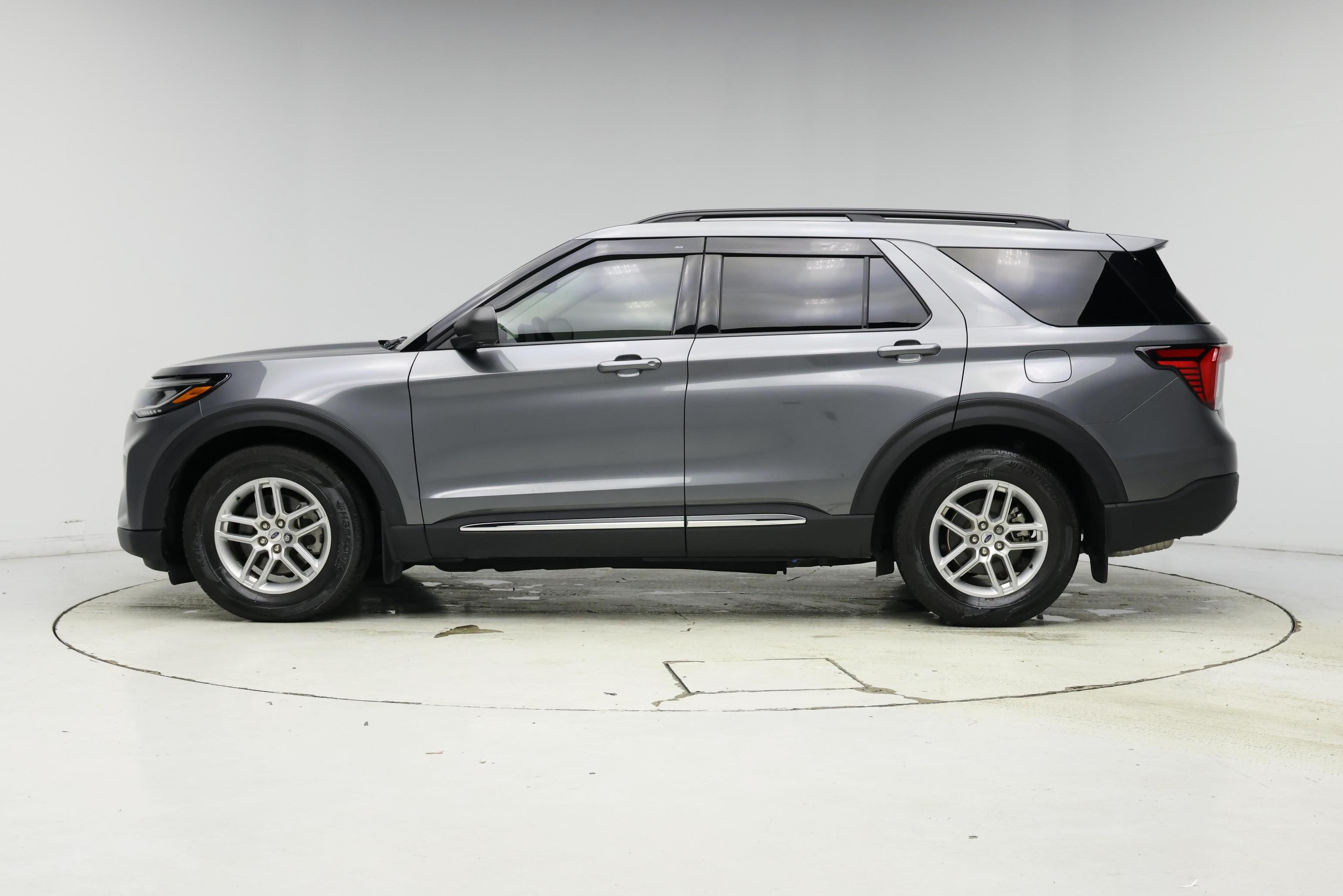 Thumbnail: 2025 Ford Explorer - 3