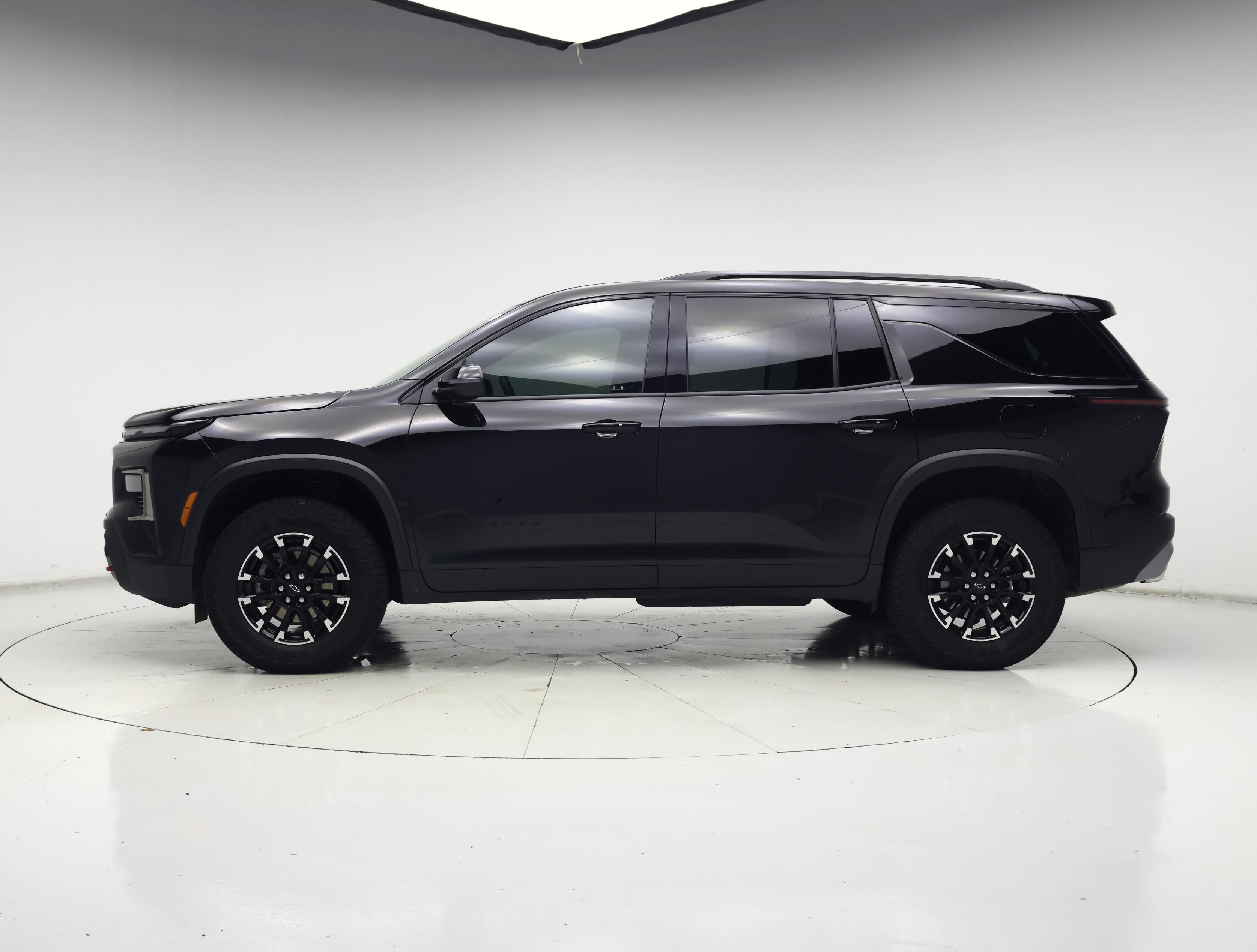 Thumbnail: 2025 Chevrolet Traverse - 3