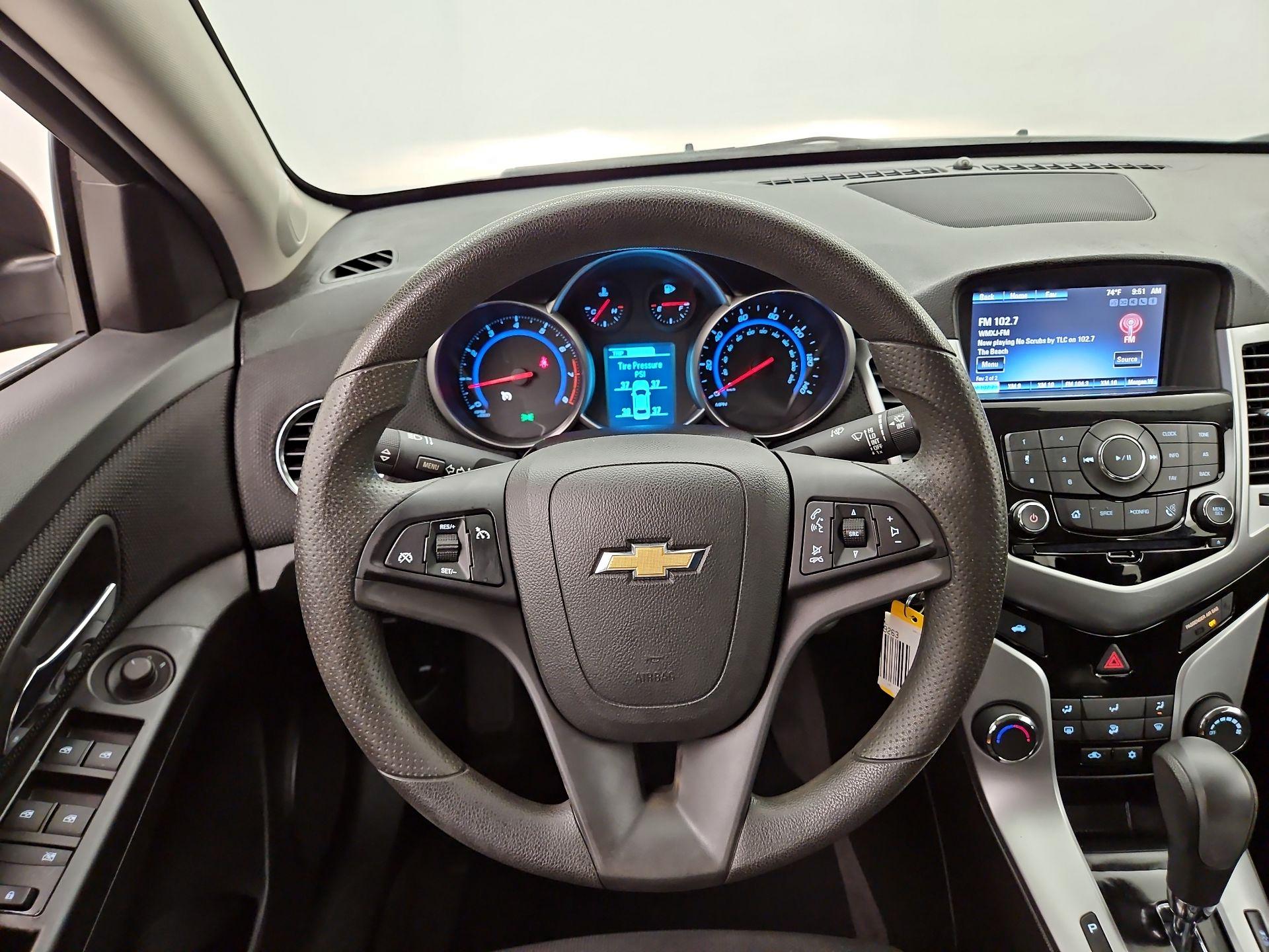 Thumbnail: 2016 Chevrolet Cruze - 10