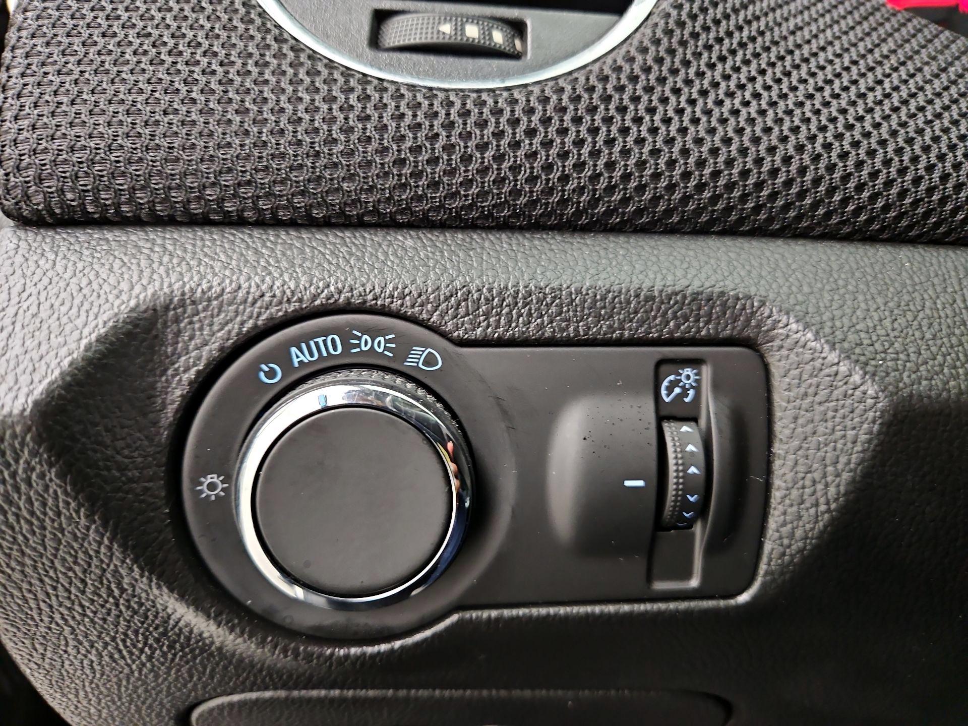 Thumbnail: 2016 Chevrolet Cruze - 13