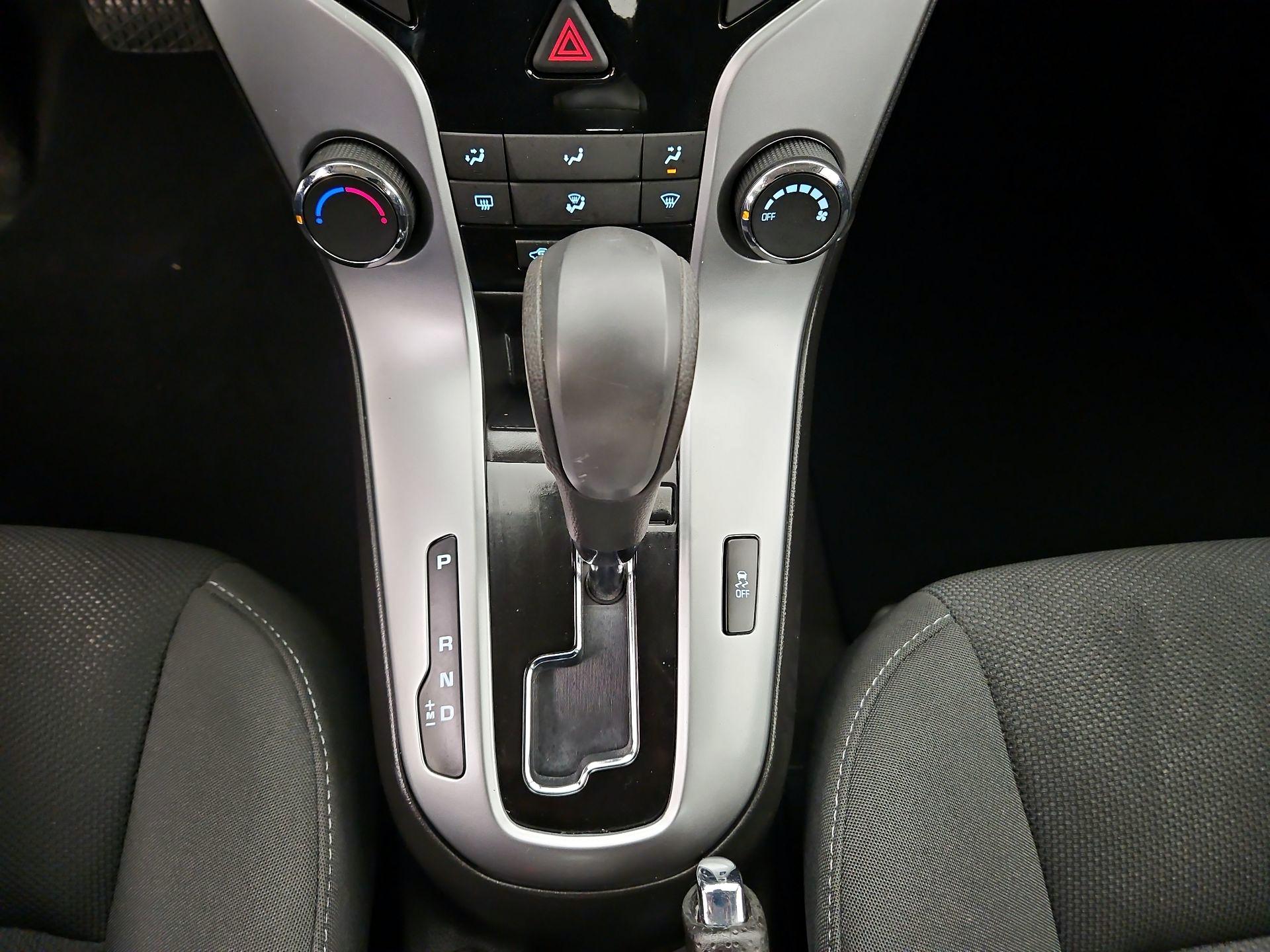 Thumbnail: 2016 Chevrolet Cruze - 17
