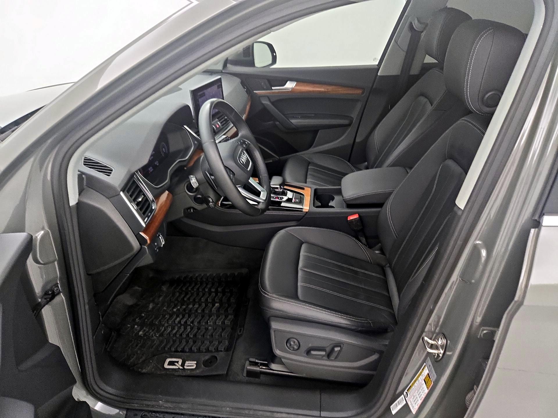 Thumbnail: 2023 Audi Q5 - 11