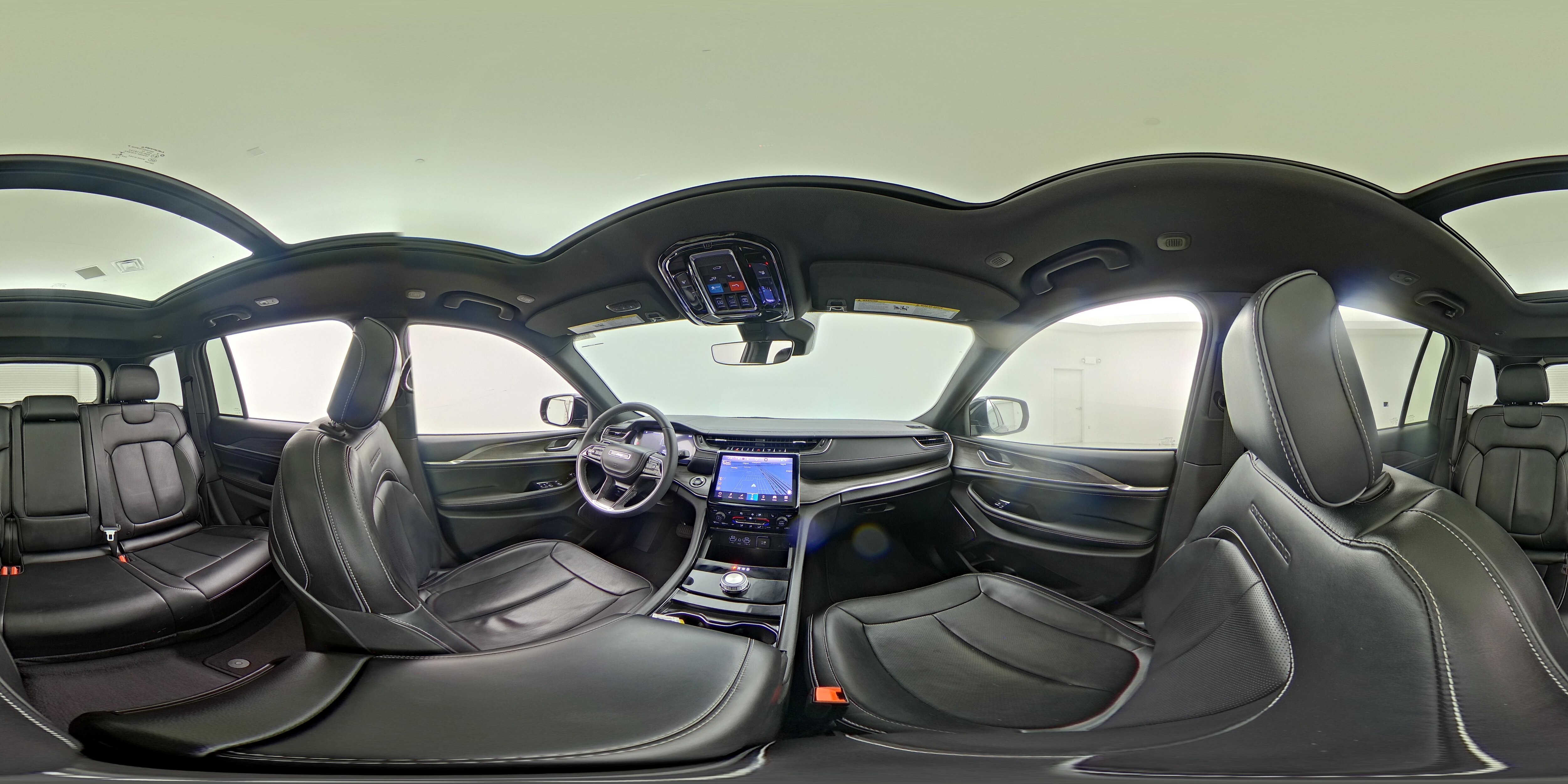 2023 Jeep Grand Cherokee Overland - Photo 26