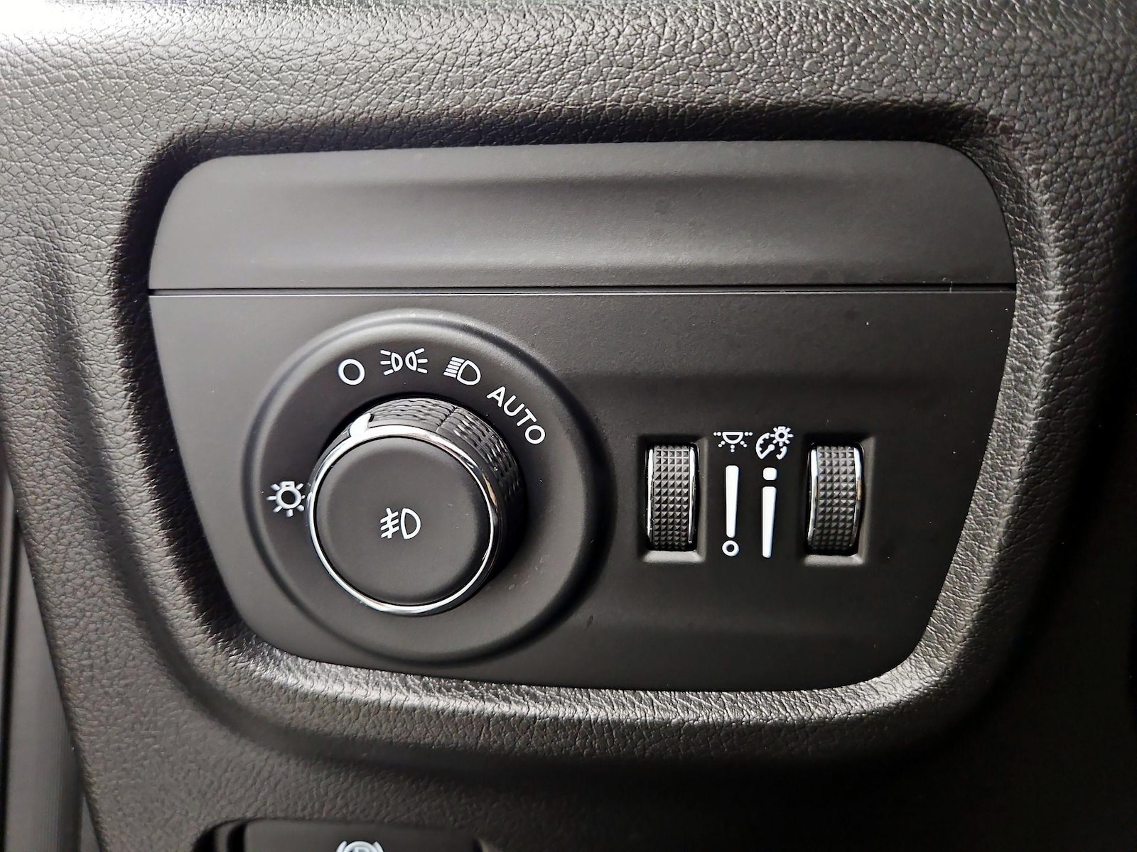 2023 Jeep Grand Cherokee Overland - Photo 14