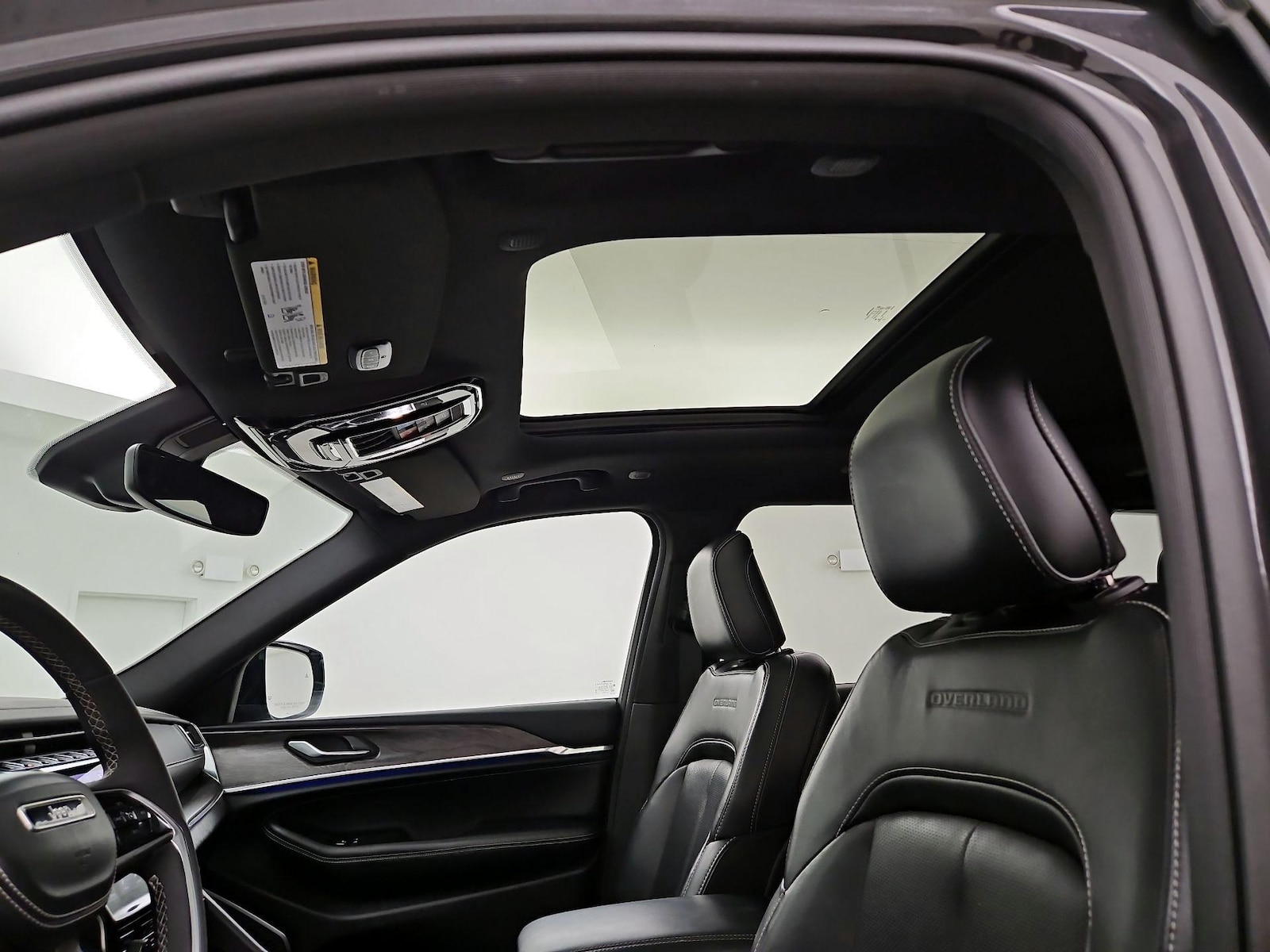 2023 Jeep Grand Cherokee Overland - Photo 21