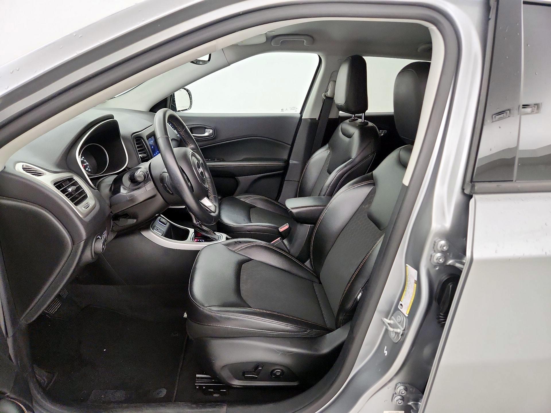 Thumbnail: 2018 Jeep Compass - 9