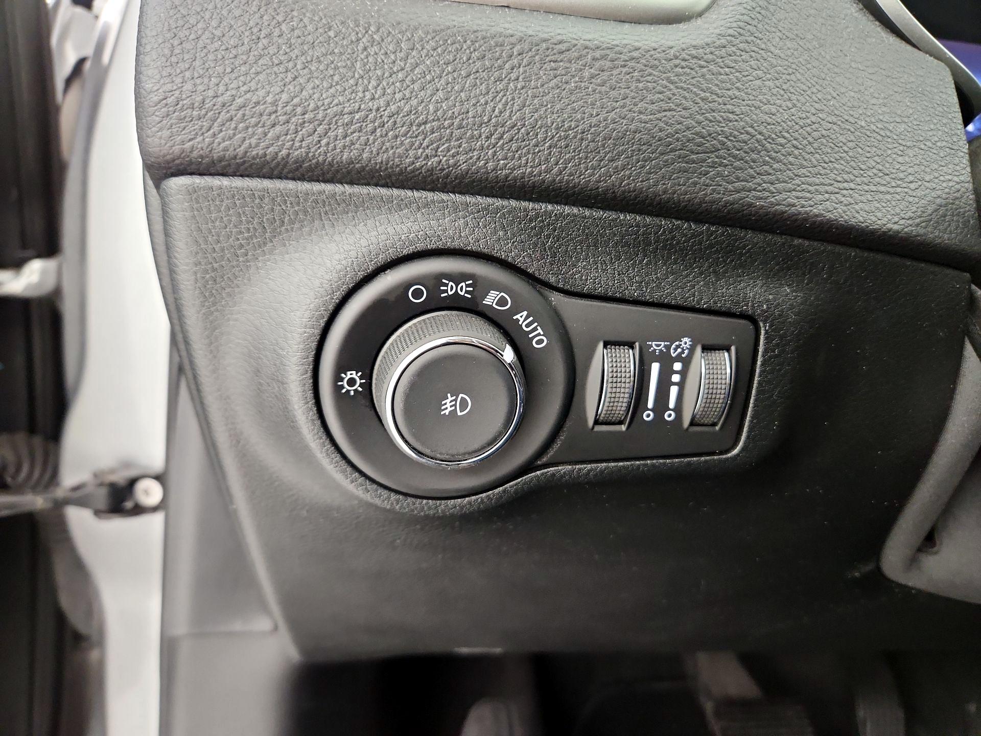 Thumbnail: 2018 Jeep Compass - 11