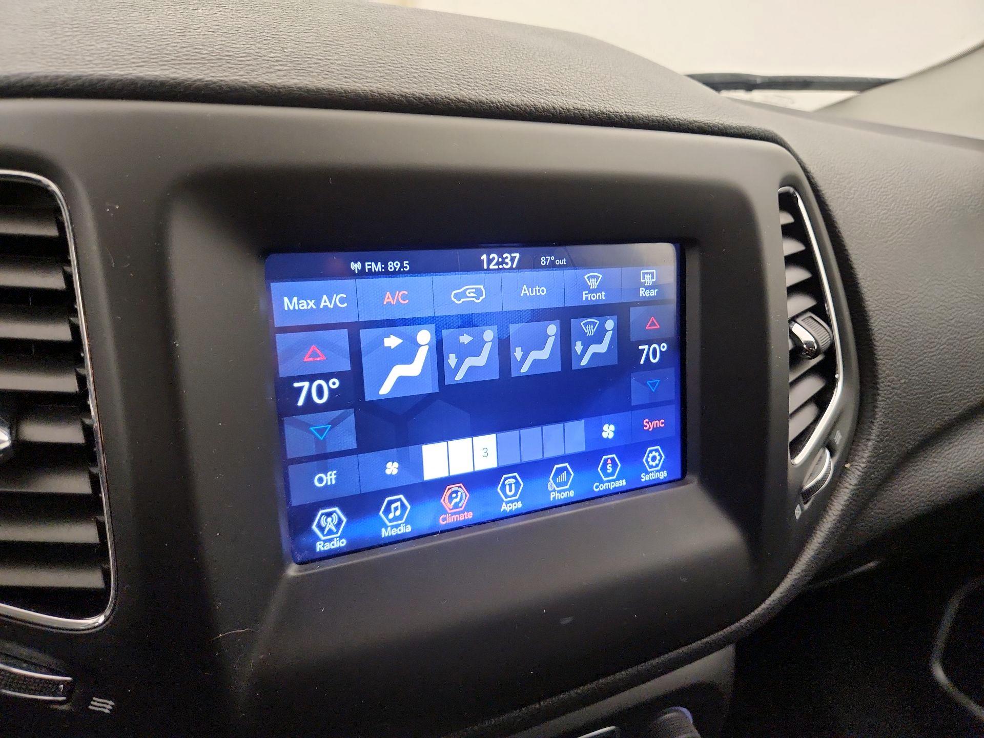 Thumbnail: 2018 Jeep Compass - 14