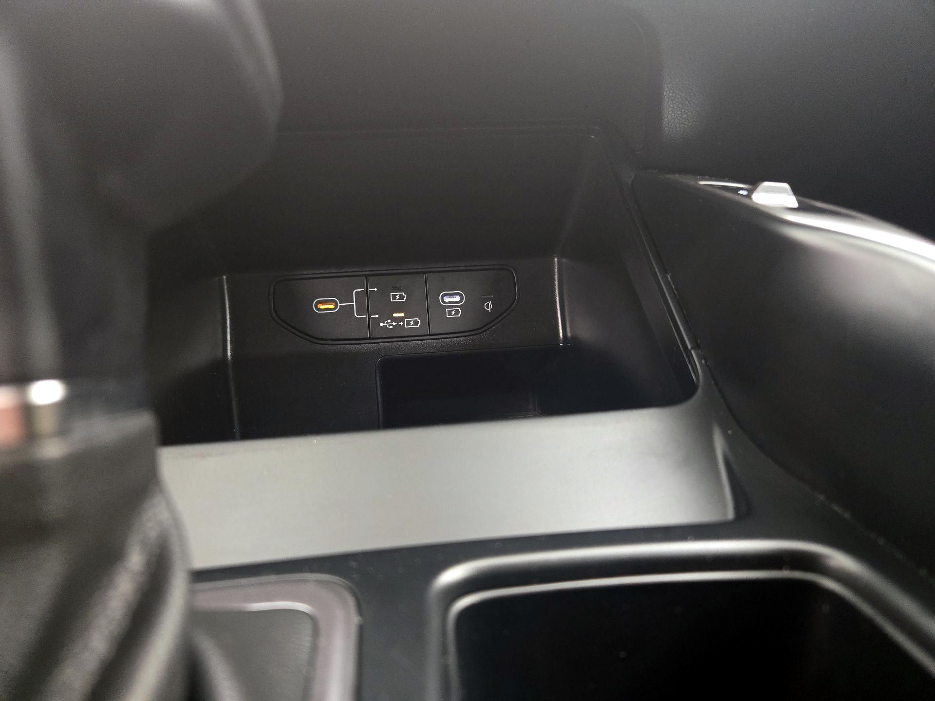 Thumbnail: 2025 Kia Sorento - 18